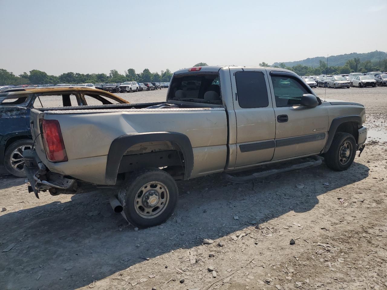2003 Chevrolet Silverado C2500 Heavy Duty Tan vin: 1GCHC29U13E357836