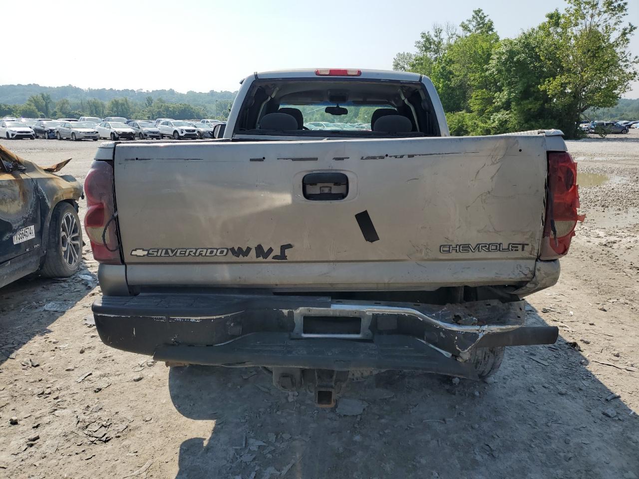 2003 Chevrolet Silverado C2500 Heavy Duty Tan vin: 1GCHC29U13E357836