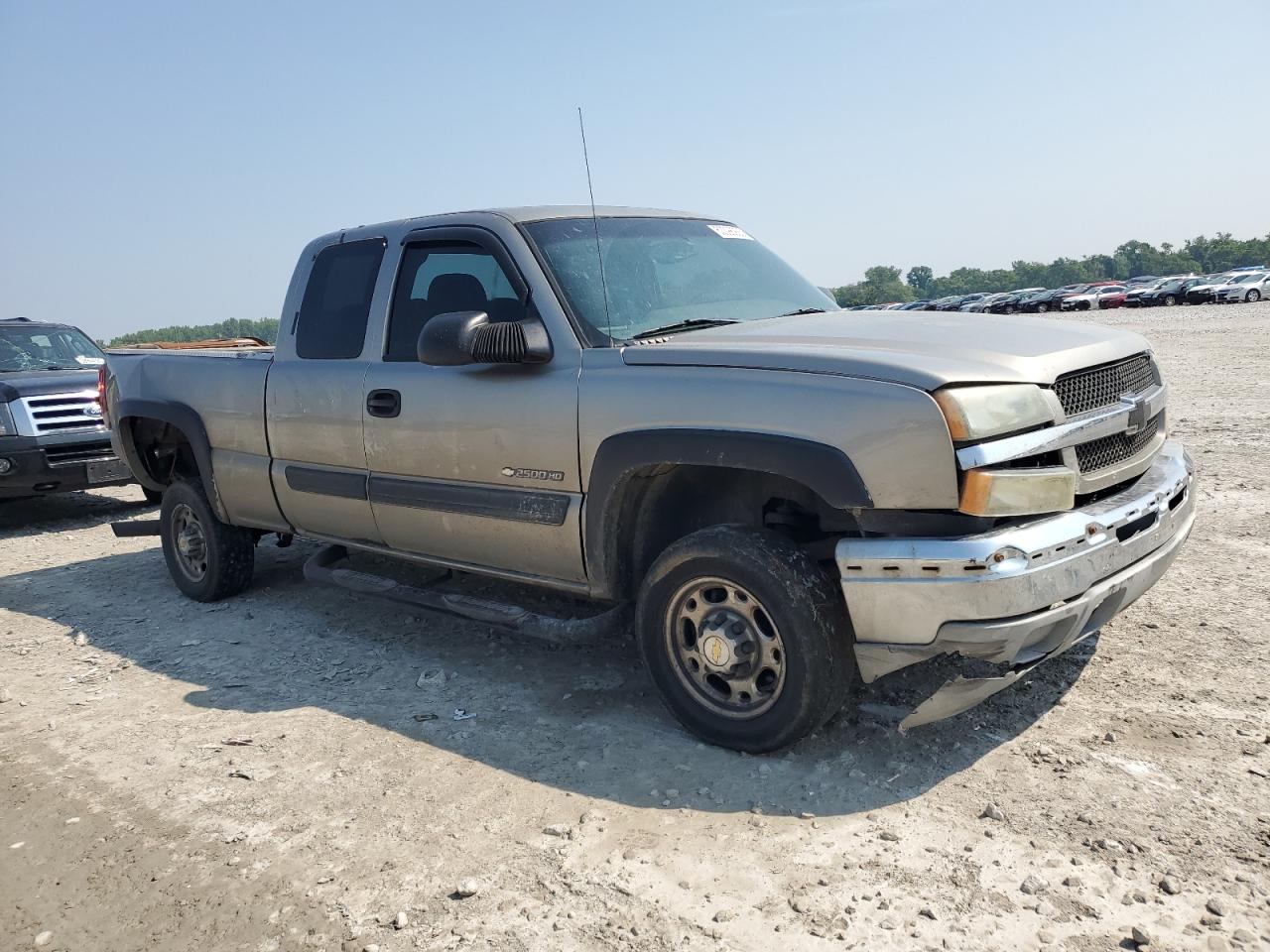 2003 Chevrolet Silverado C2500 Heavy Duty Tan vin: 1GCHC29U13E357836