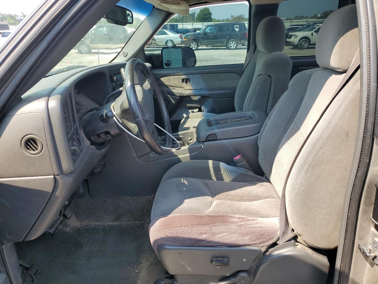 2003 Chevrolet Silverado C2500 Heavy Duty Tan vin: 1GCHC29U13E357836