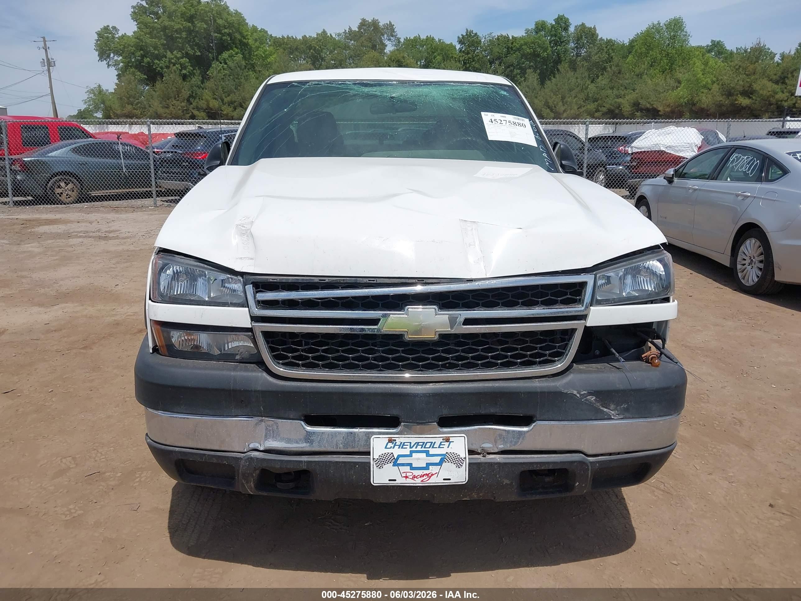 2007 Chevrolet Silverado 2500hd Classic Work Truck White vin: 1GCHC29U17E146447
