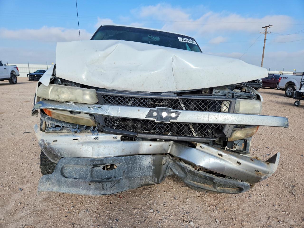 2001 Chevrolet Silverado C2500 Heavy Duty White vin: 1GCHC29U21E170229
