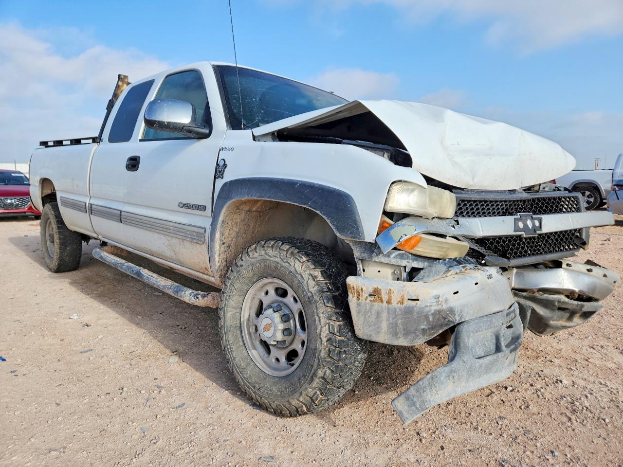 2001 Chevrolet Silverado C2500 Heavy Duty White vin: 1GCHC29U21E170229