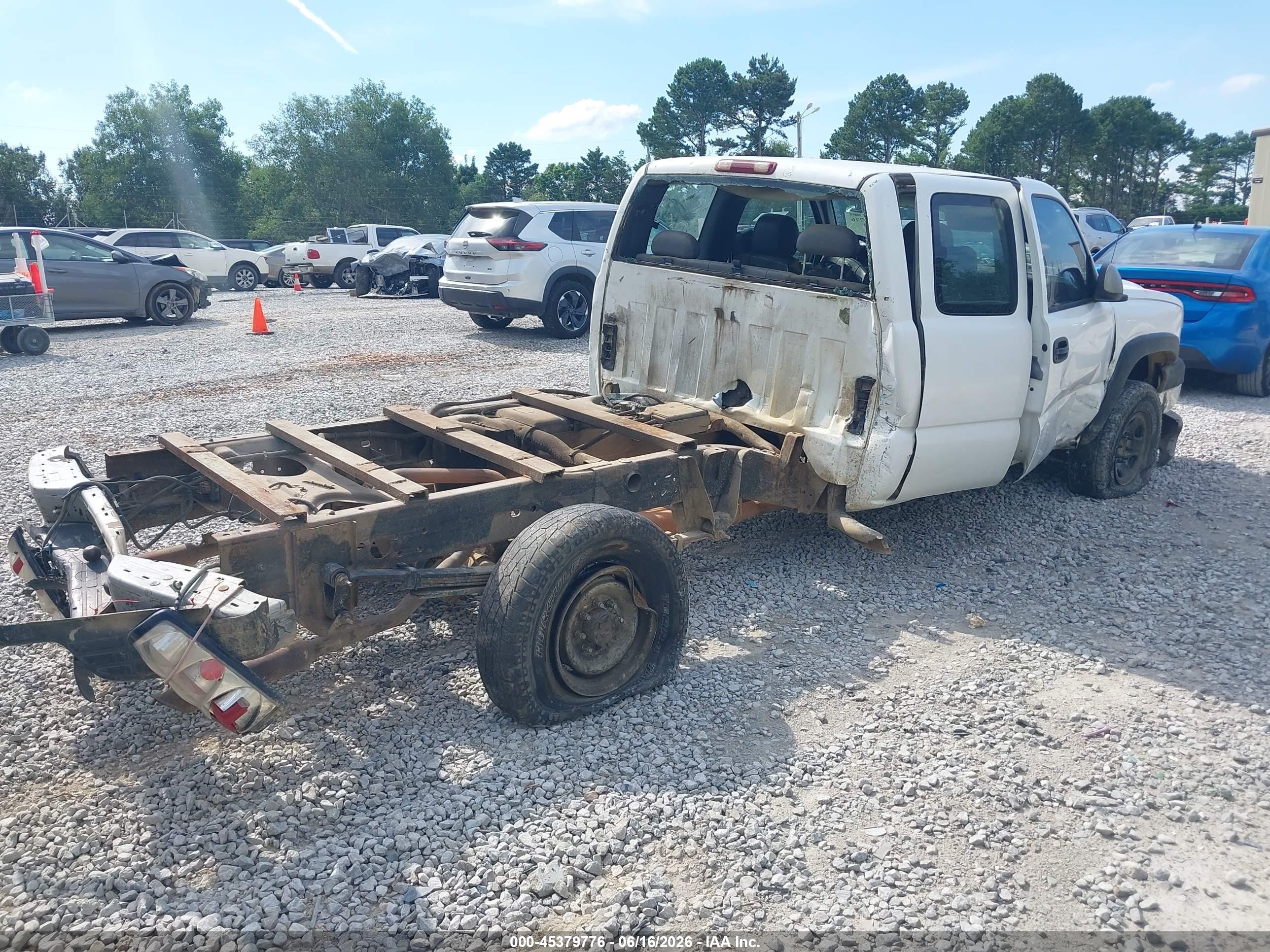2005 Chevrolet Silverado 2500hd Work Truck White vin: 1GCHC29U25E146969
