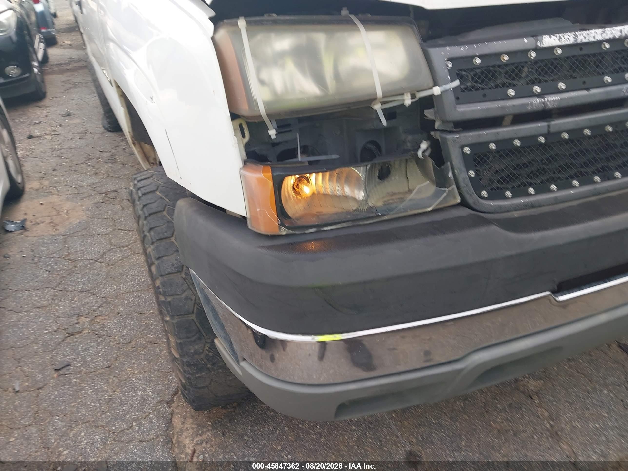 2005 Chevrolet Silverado 2500hd Work Truck White vin: 1GCHC29U25E147202