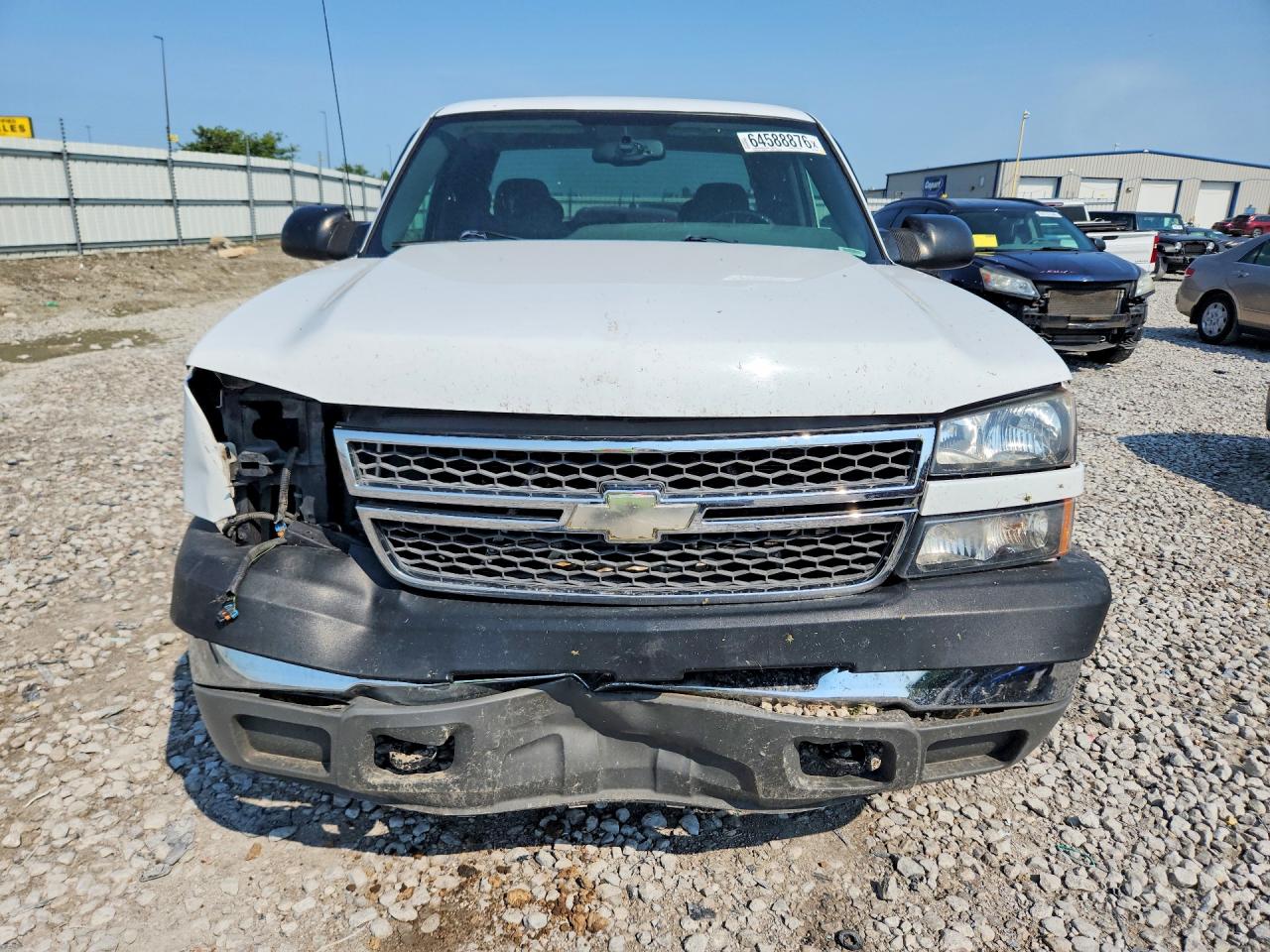 2005 Chevrolet Silverado C2500 Heavy Duty White vin: 1GCHC29U35E123944
