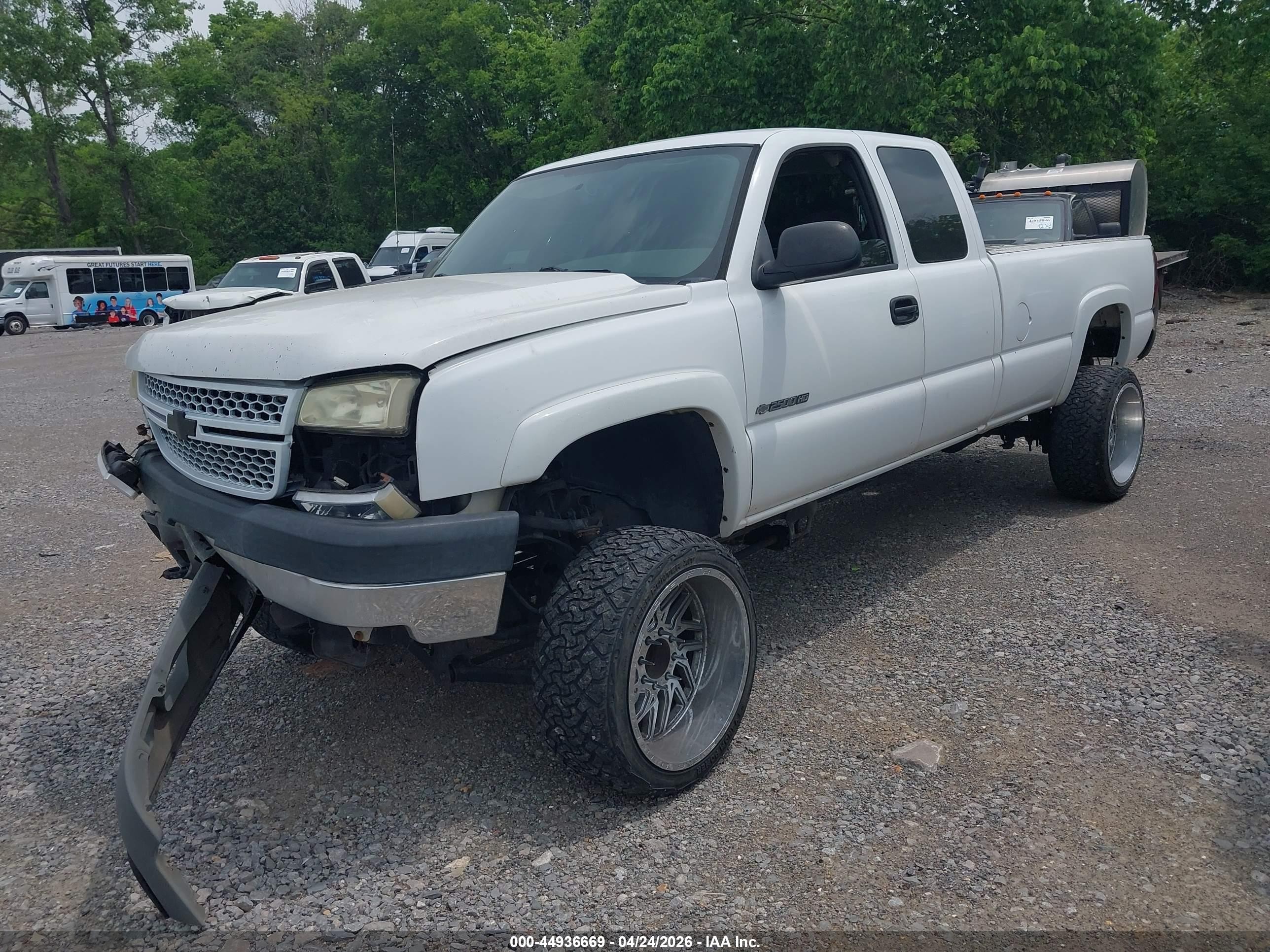 2006 Chevrolet Silverado 2500hd Lt2 White vin: 1GCHC29U36E212818