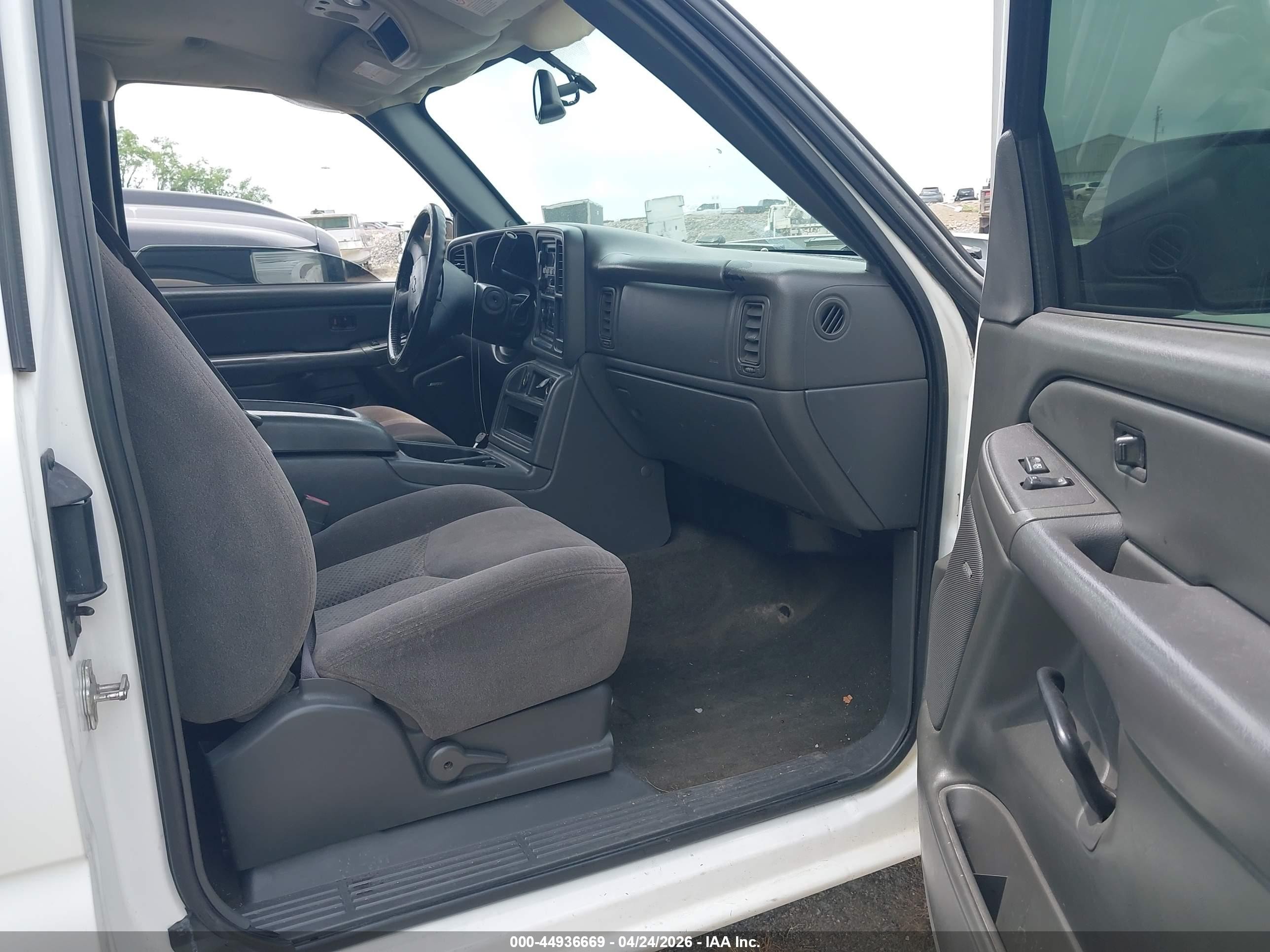 2006 Chevrolet Silverado 2500hd Lt2 White vin: 1GCHC29U36E212818