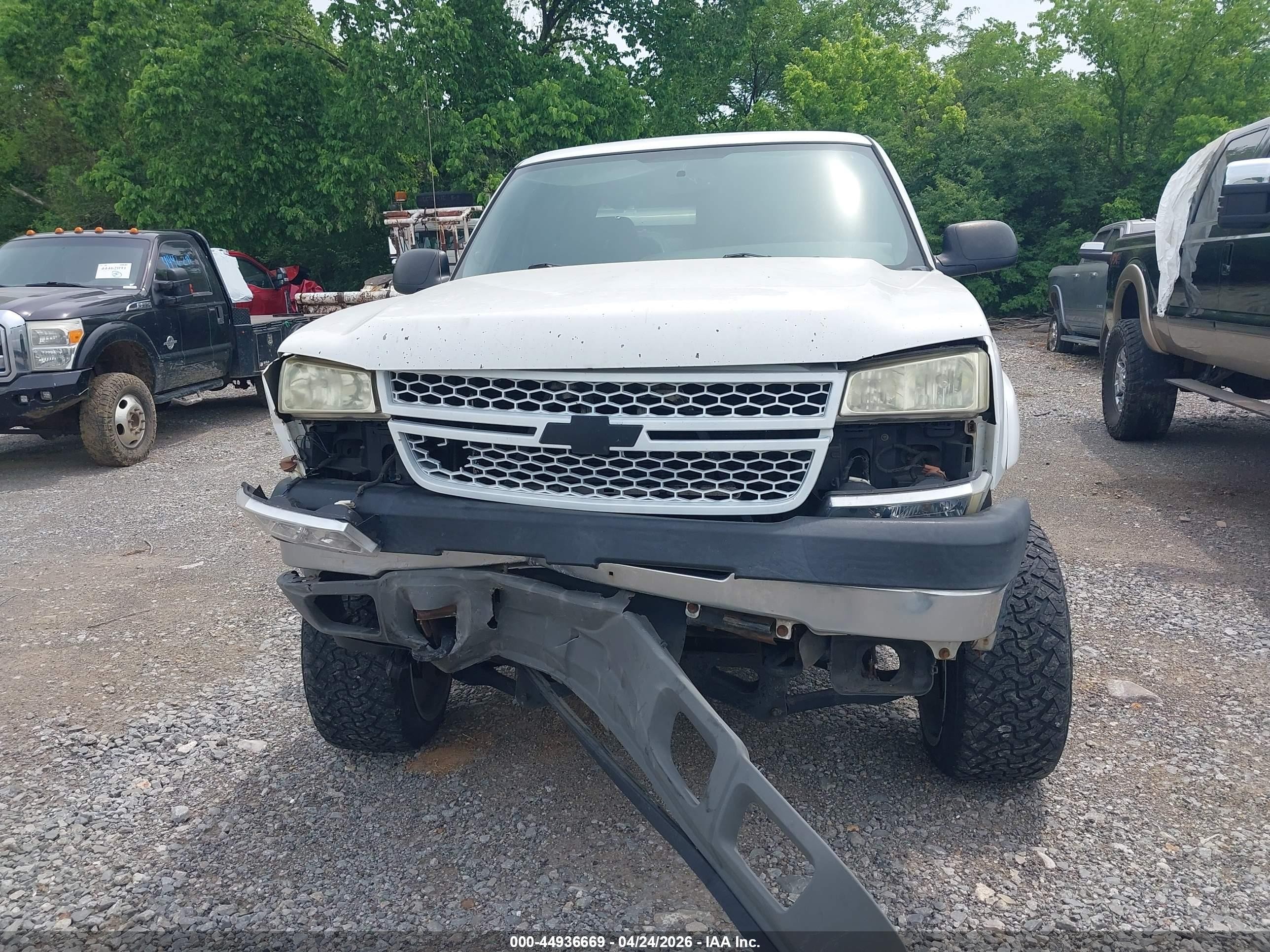 2006 Chevrolet Silverado 2500hd Lt2 White vin: 1GCHC29U36E212818