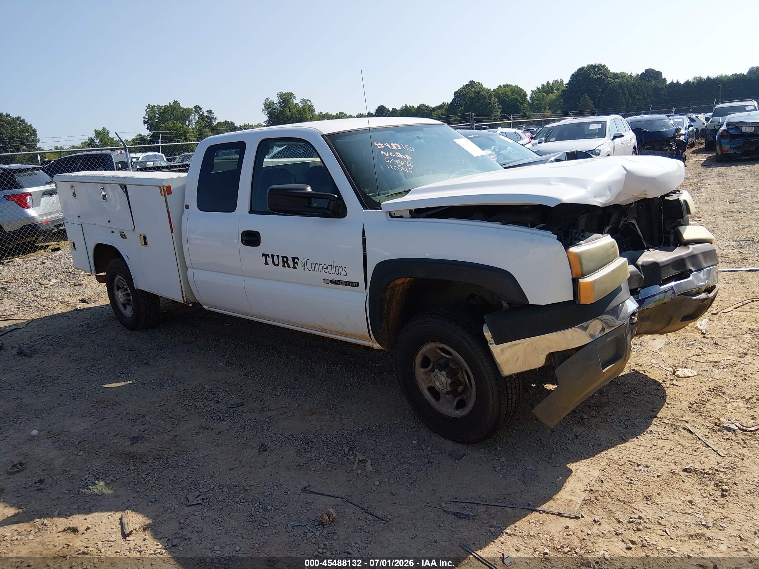 2005 Chevrolet Silverado 2500hd Work Truck White vin: 1GCHC29U45E110796