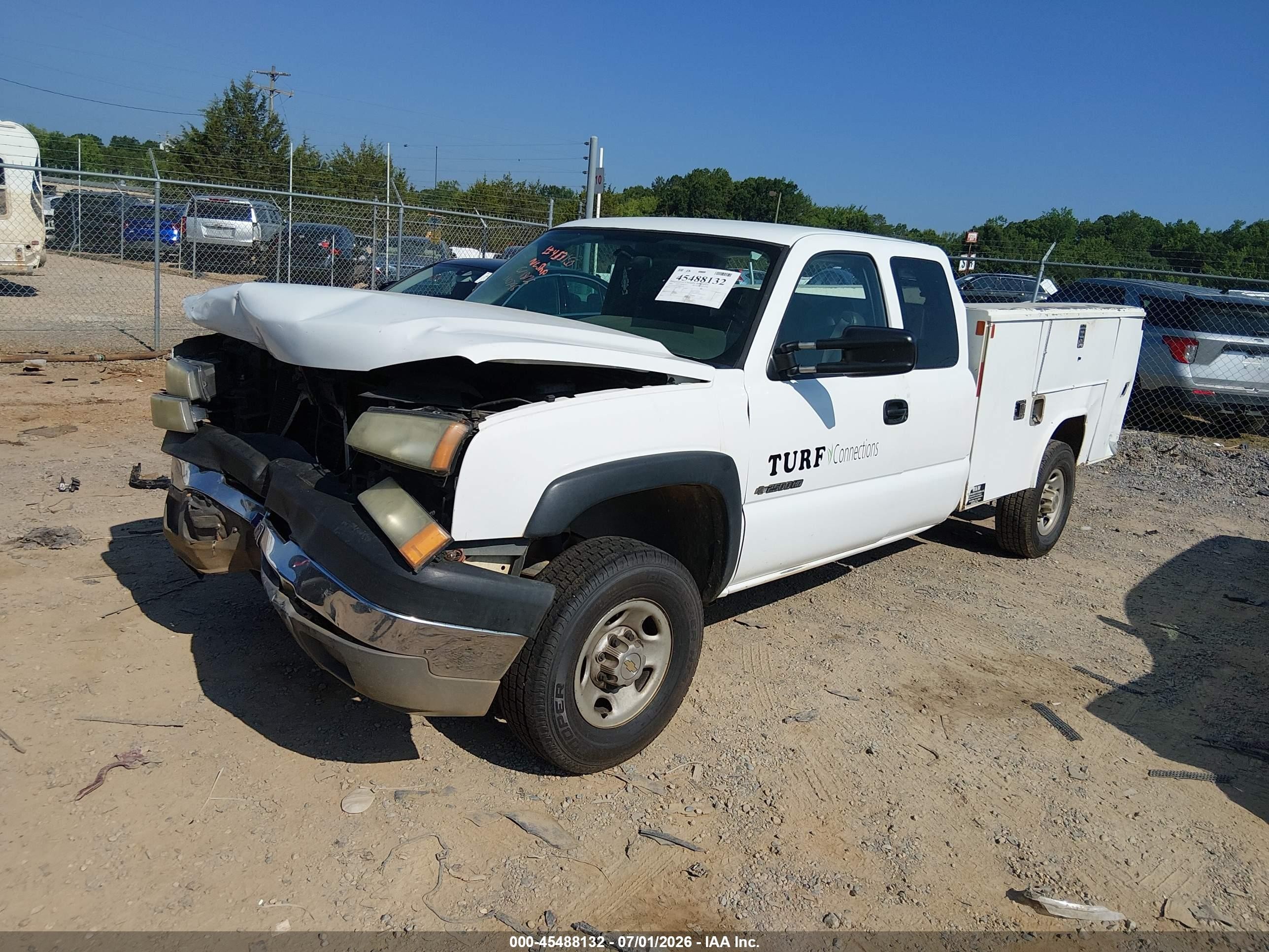 2005 Chevrolet Silverado 2500hd Work Truck White vin: 1GCHC29U45E110796