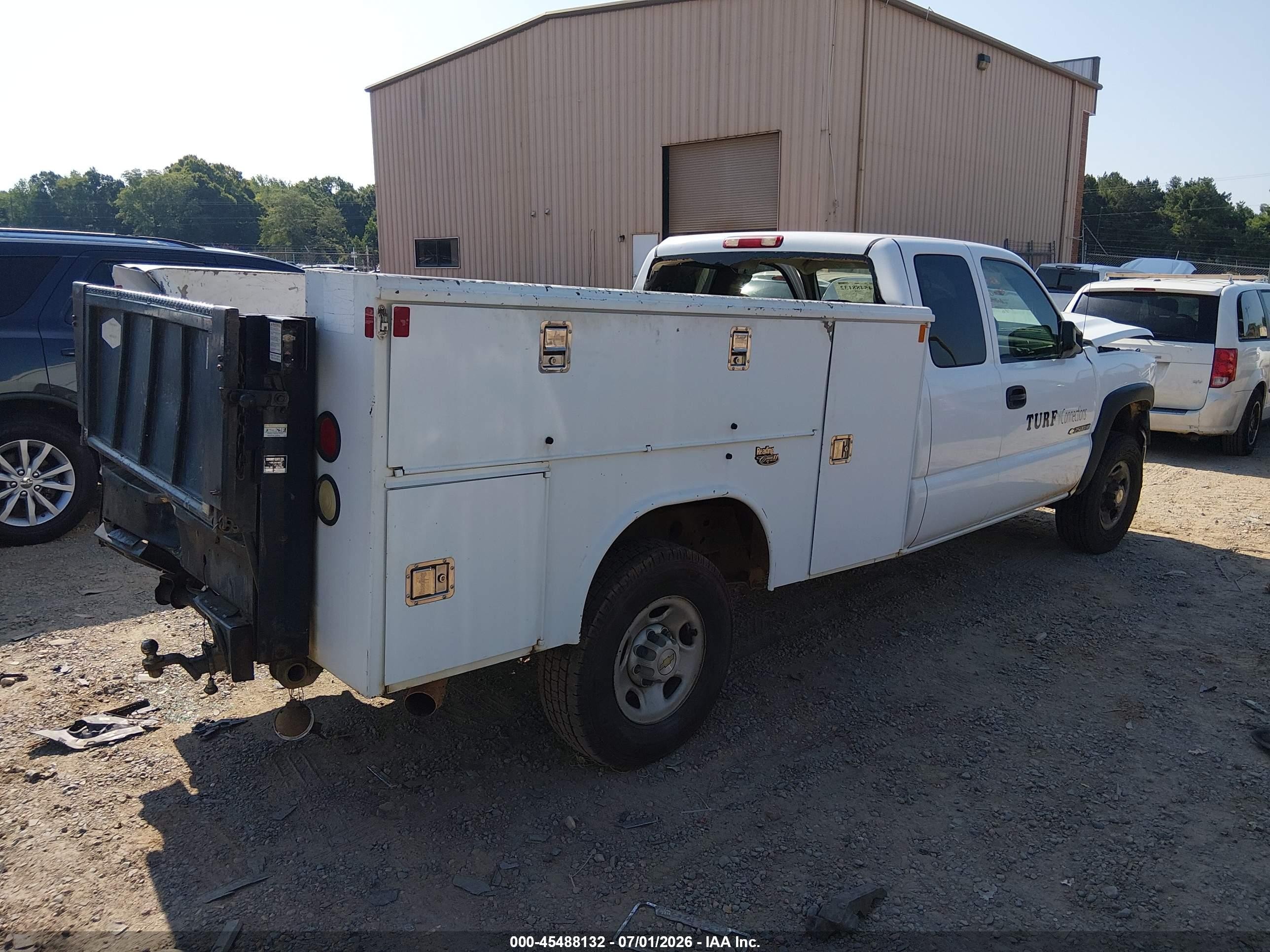 2005 Chevrolet Silverado 2500hd Work Truck White vin: 1GCHC29U45E110796