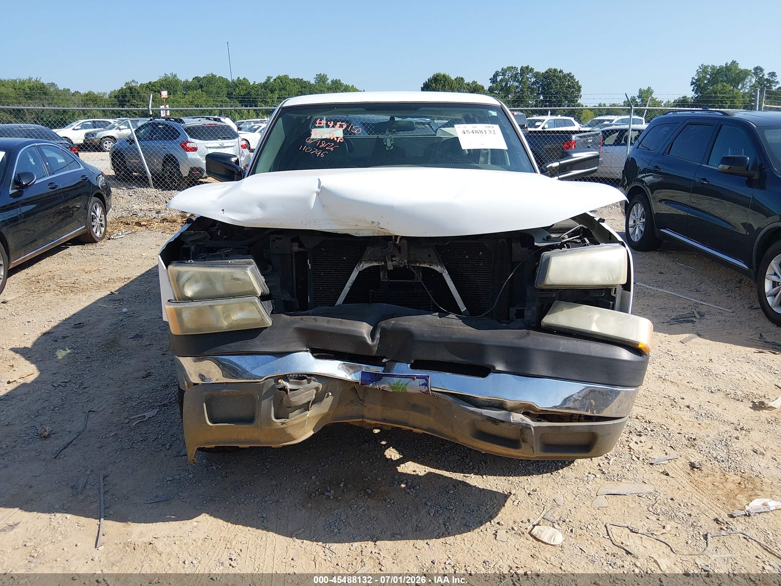 2005 Chevrolet Silverado 2500hd Work Truck White vin: 1GCHC29U45E110796