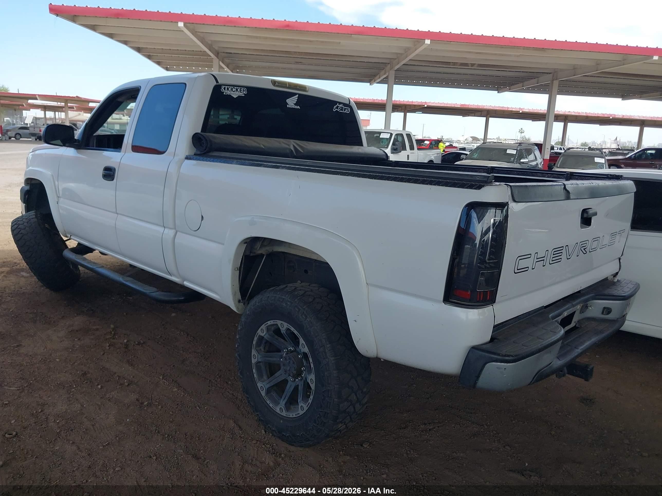 2007 Chevrolet Silverado 2500hd Classic Work Truck White vin: 1GCHC29U47E155840