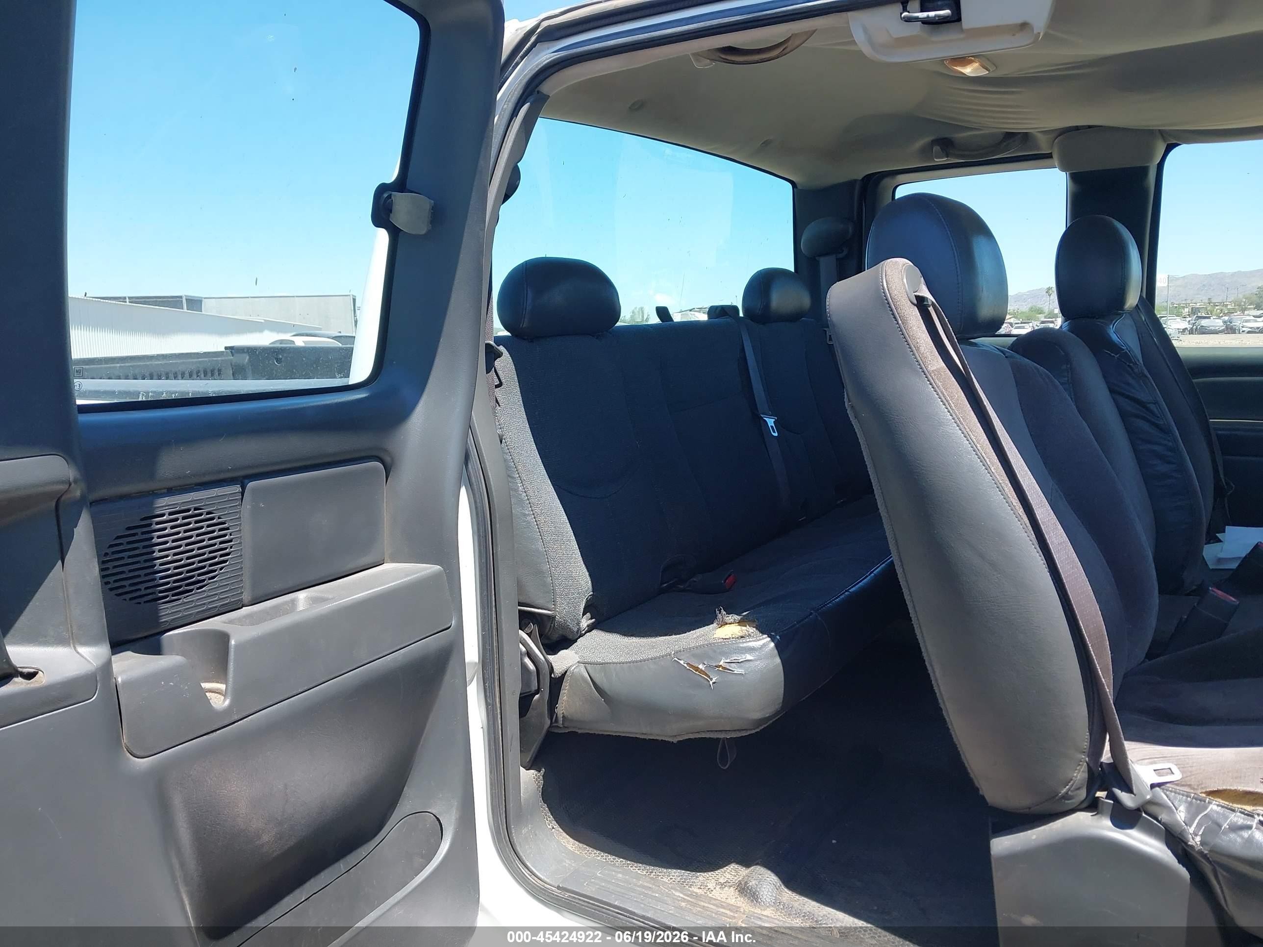 2007 Chevrolet Silverado 2500hd Classic Work Truck White vin: 1GCHC29U57E111992