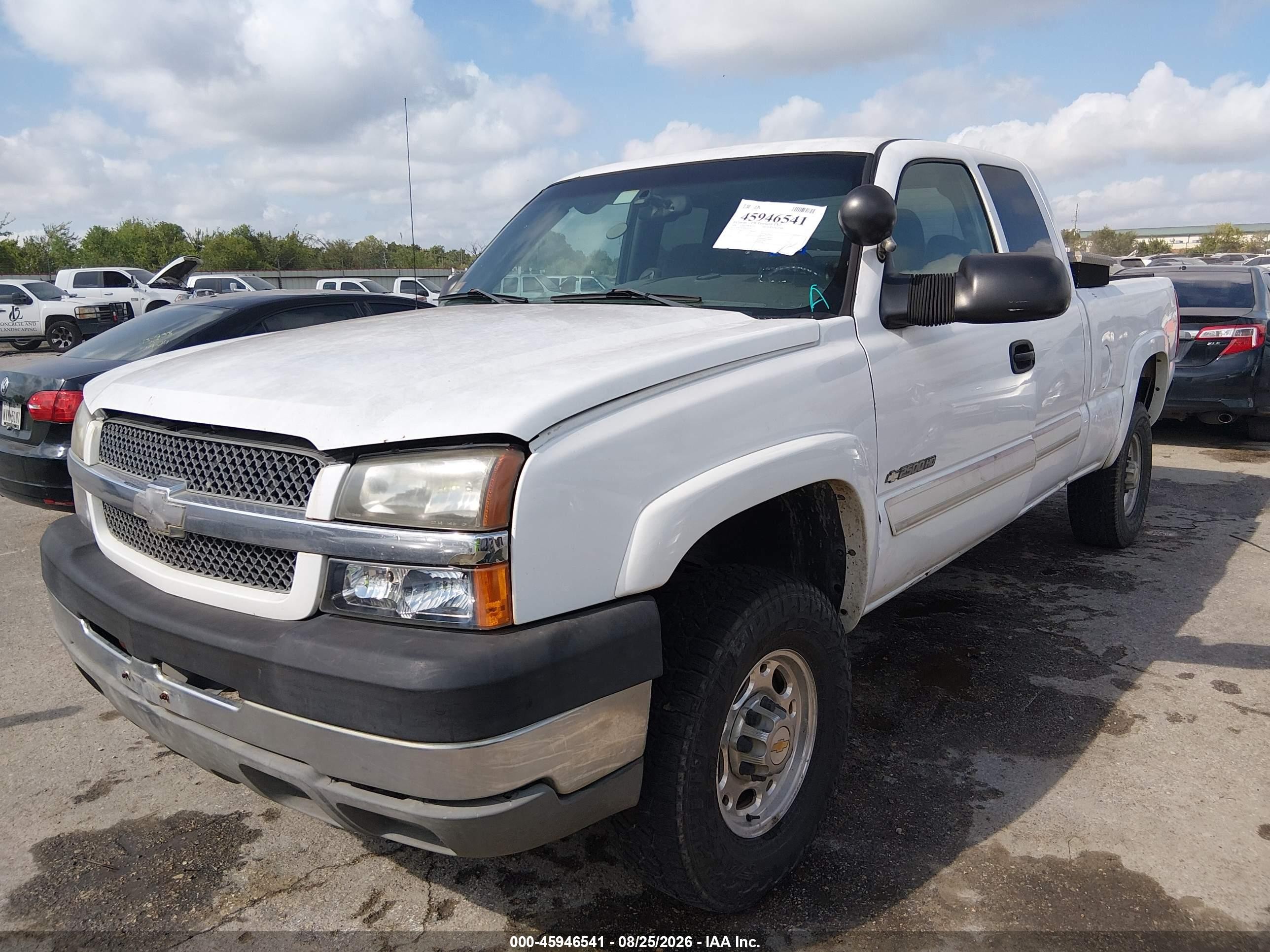 2004 Chevrolet Silverado 2500hd Ls White vin: 1GCHC29U84E155237