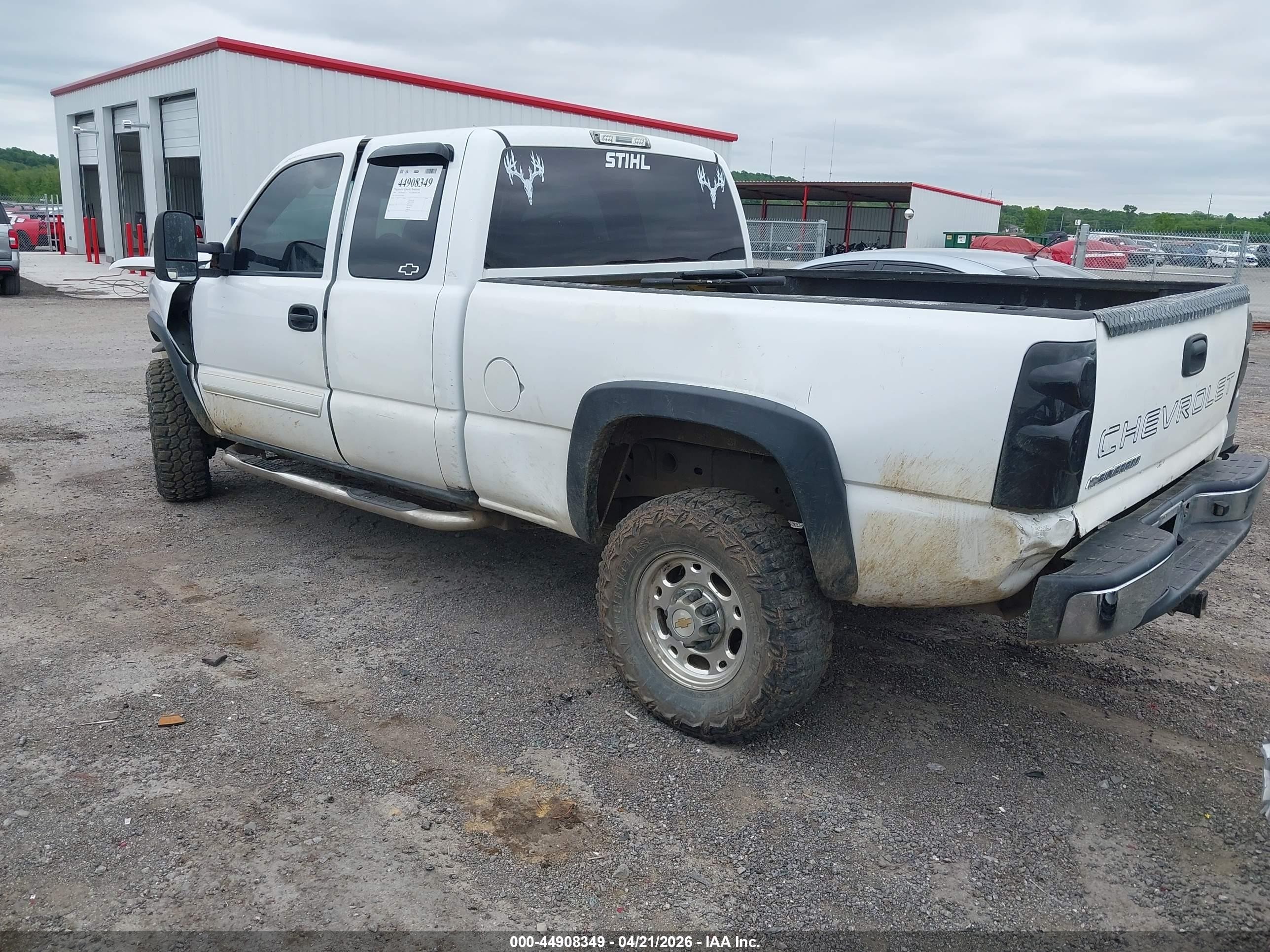 2004 Chevrolet Silverado 2500hd Work Truck White vin: 1GCHC29UX4E333682