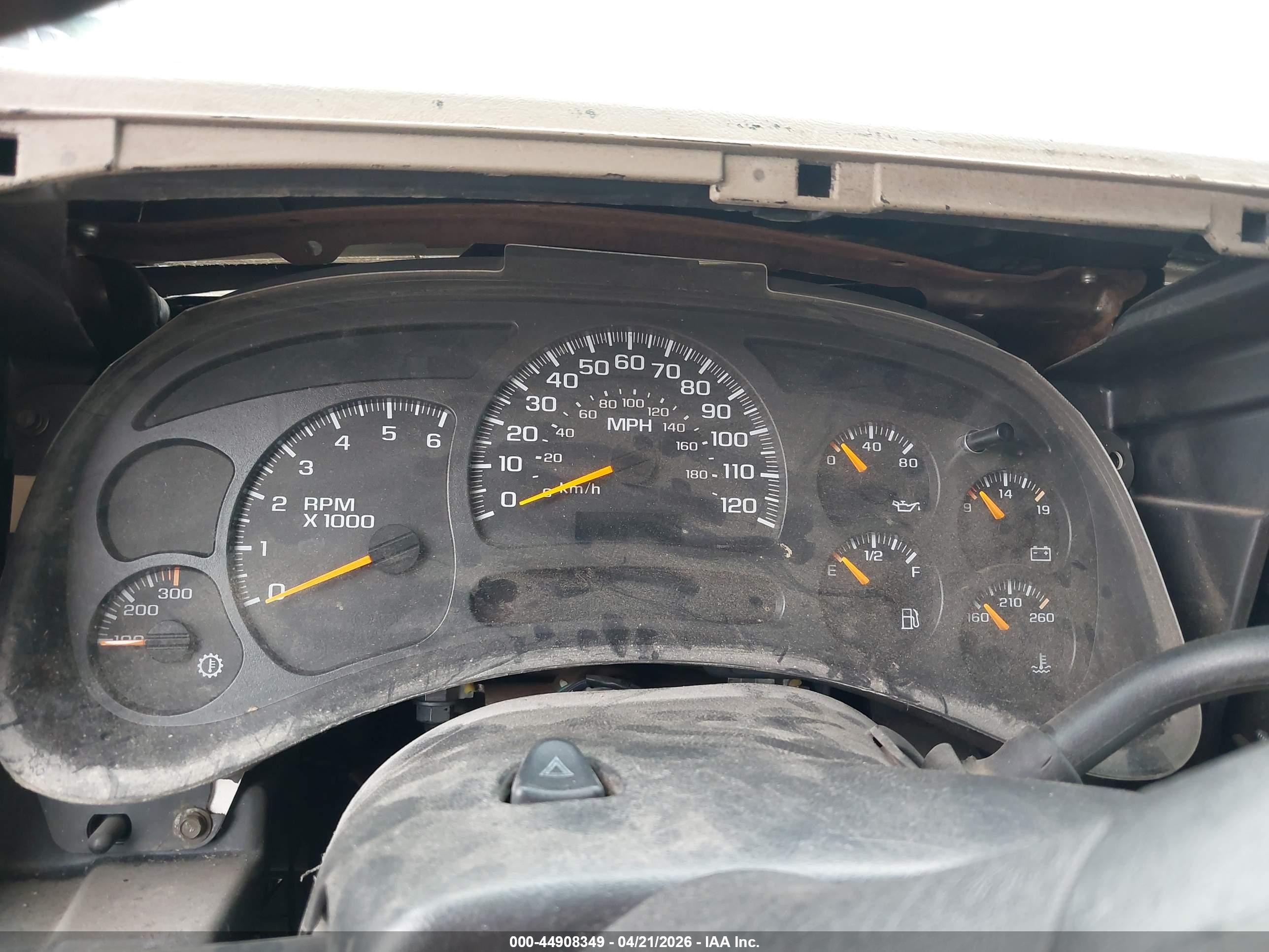2004 Chevrolet Silverado 2500hd Work Truck White vin: 1GCHC29UX4E333682