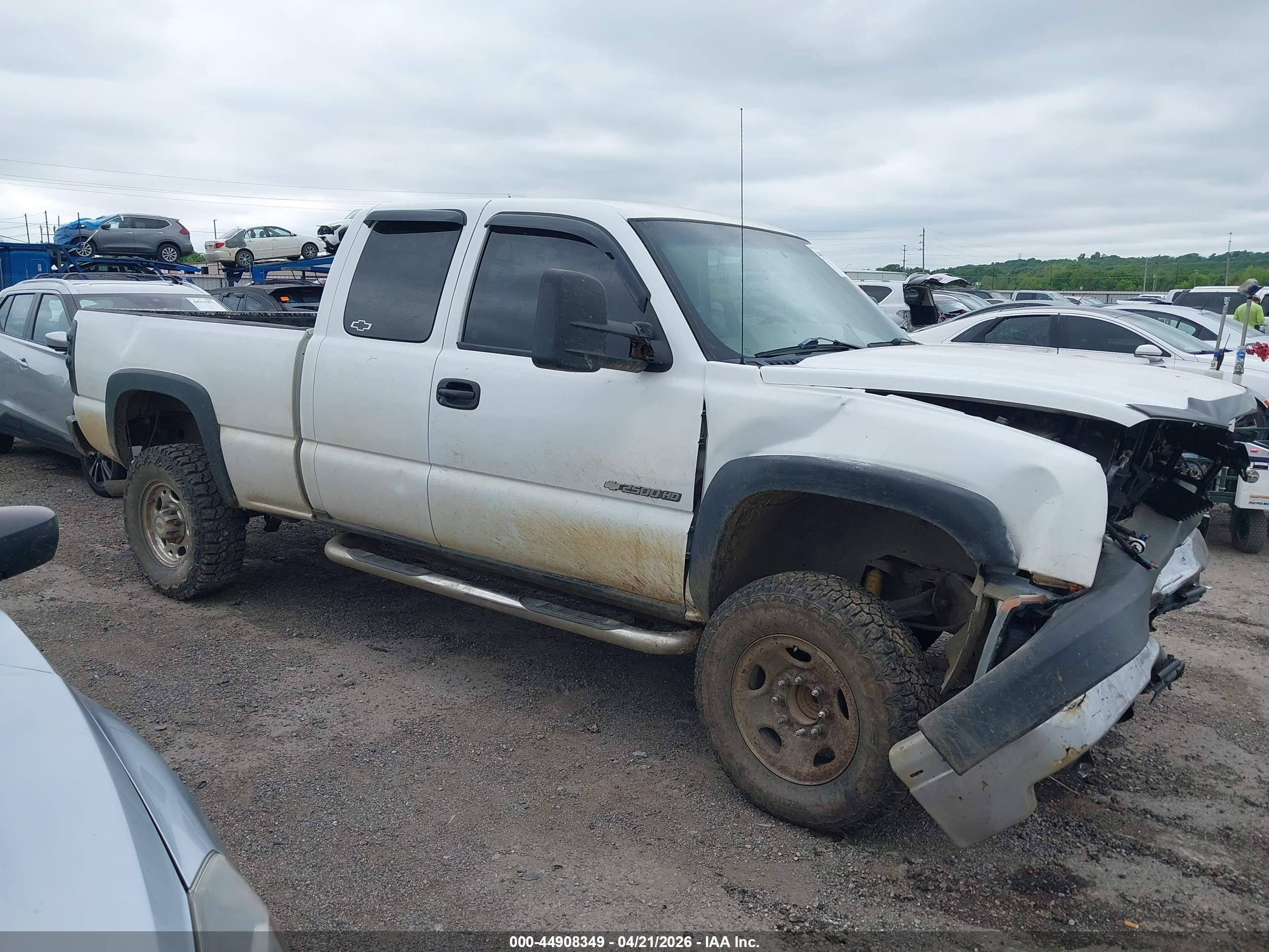 2004 Chevrolet Silverado 2500hd Work Truck White vin: 1GCHC29UX4E333682
