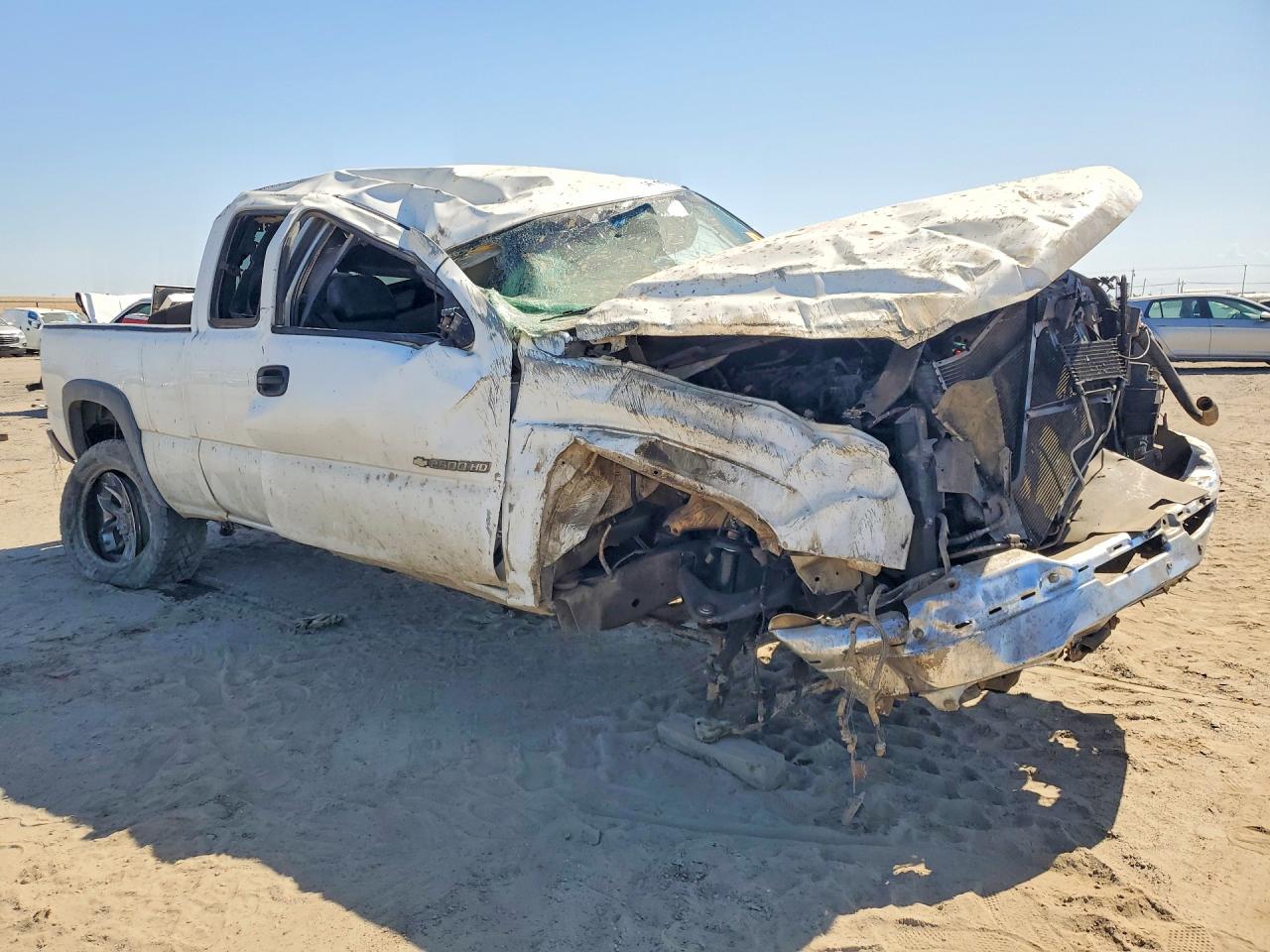 2005 Chevrolet Silverado C2500 Heavy Duty White vin: 1GCHC29UX5E145469