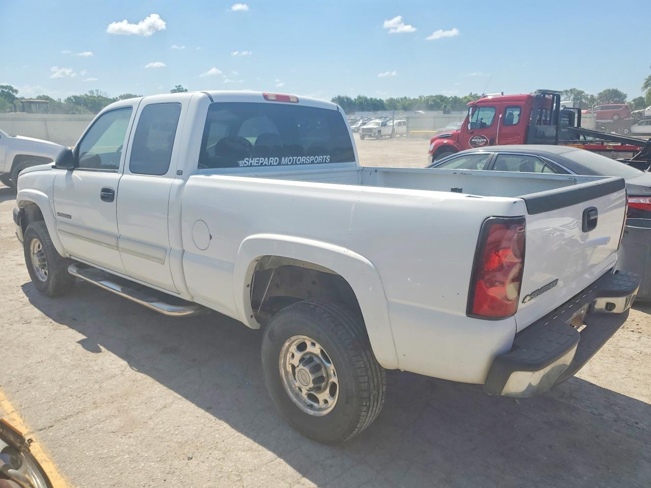 2006 Chevrolet Silverado C2500 Heavy Duty White vin: 1GCHC29UX6E266438