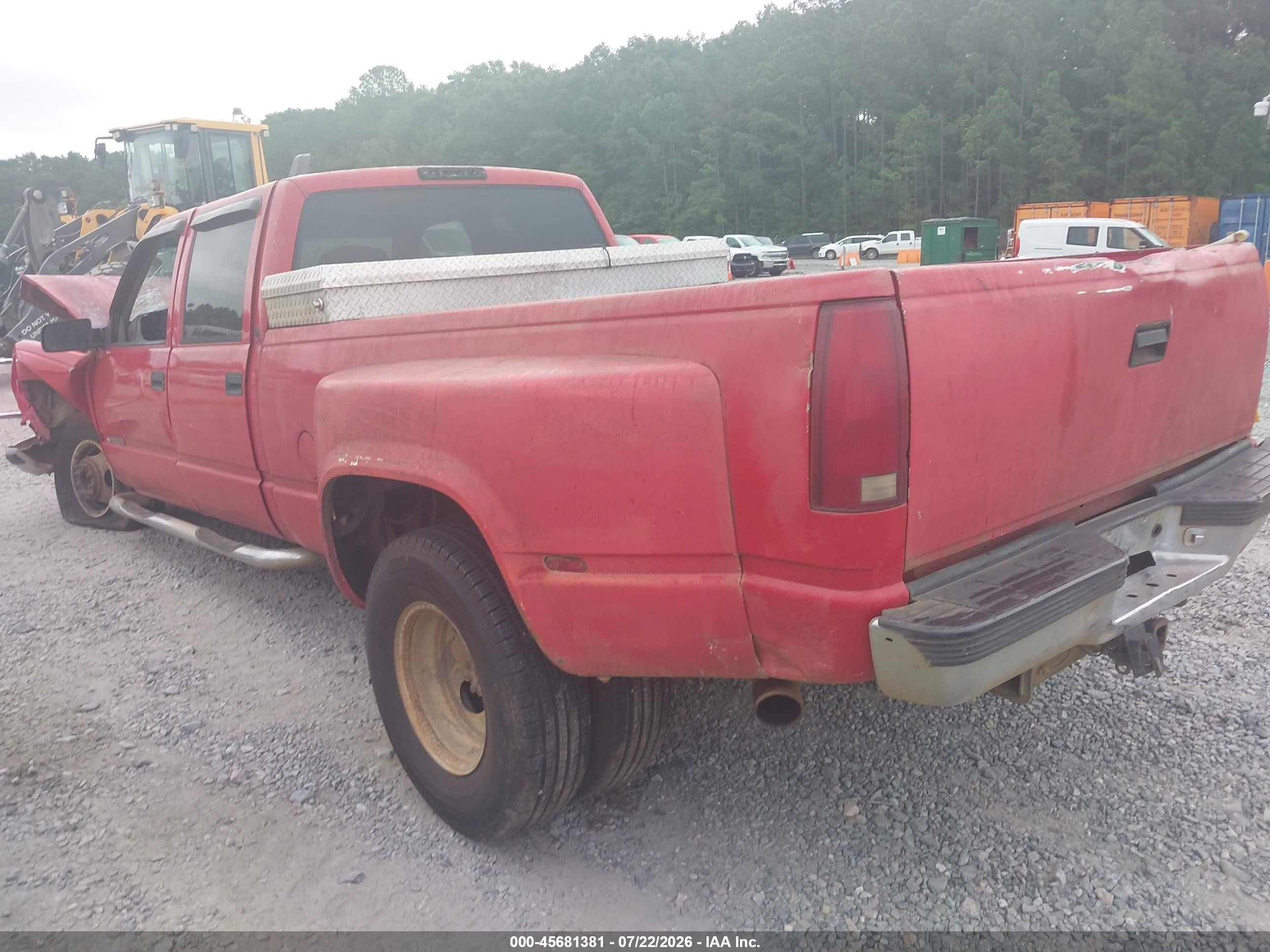 2000 Chevrolet C3500   Red vin: 1GCHC33J3YF422403