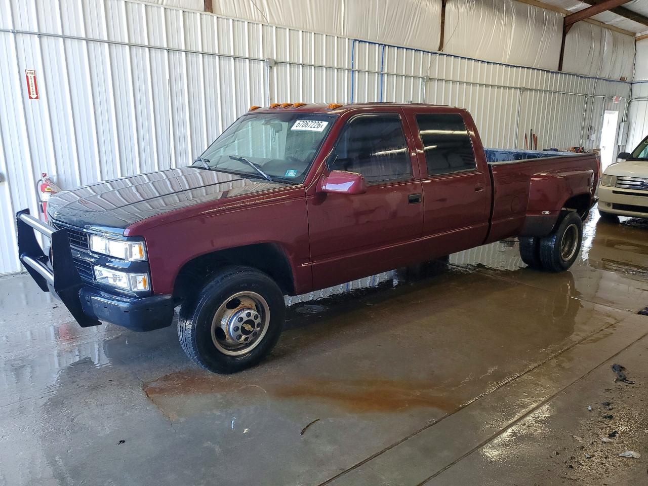 1999 Chevrolet Gmt-400 C3500 Maroon vin: 1GCHC33J6XF038033