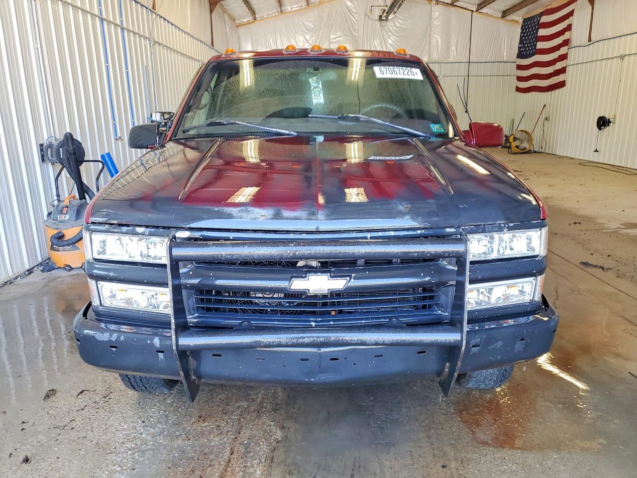 1999 Chevrolet Gmt-400 C3500 Maroon vin: 1GCHC33J6XF038033