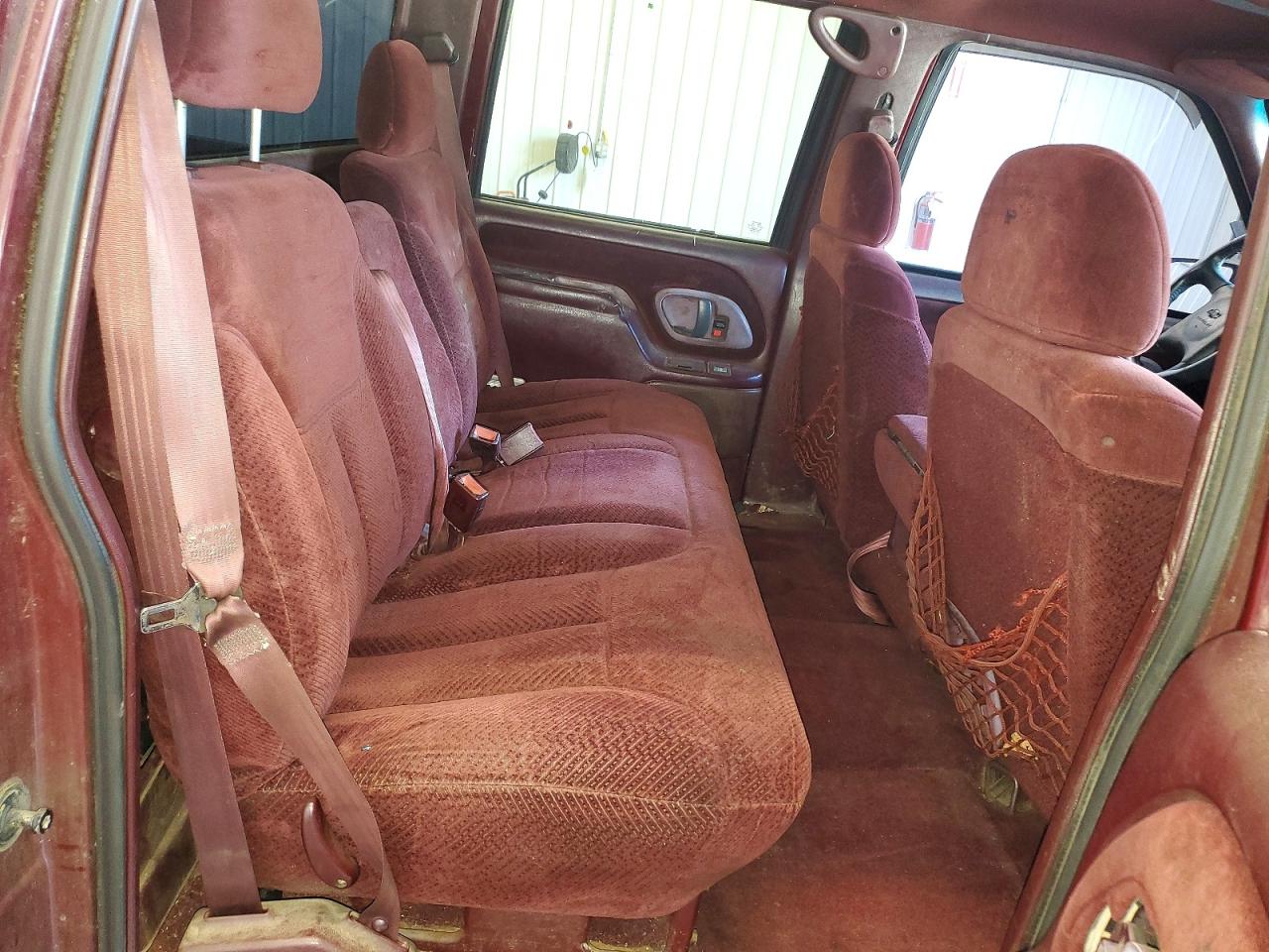 1999 Chevrolet Gmt-400 C3500 Maroon vin: 1GCHC33J6XF038033