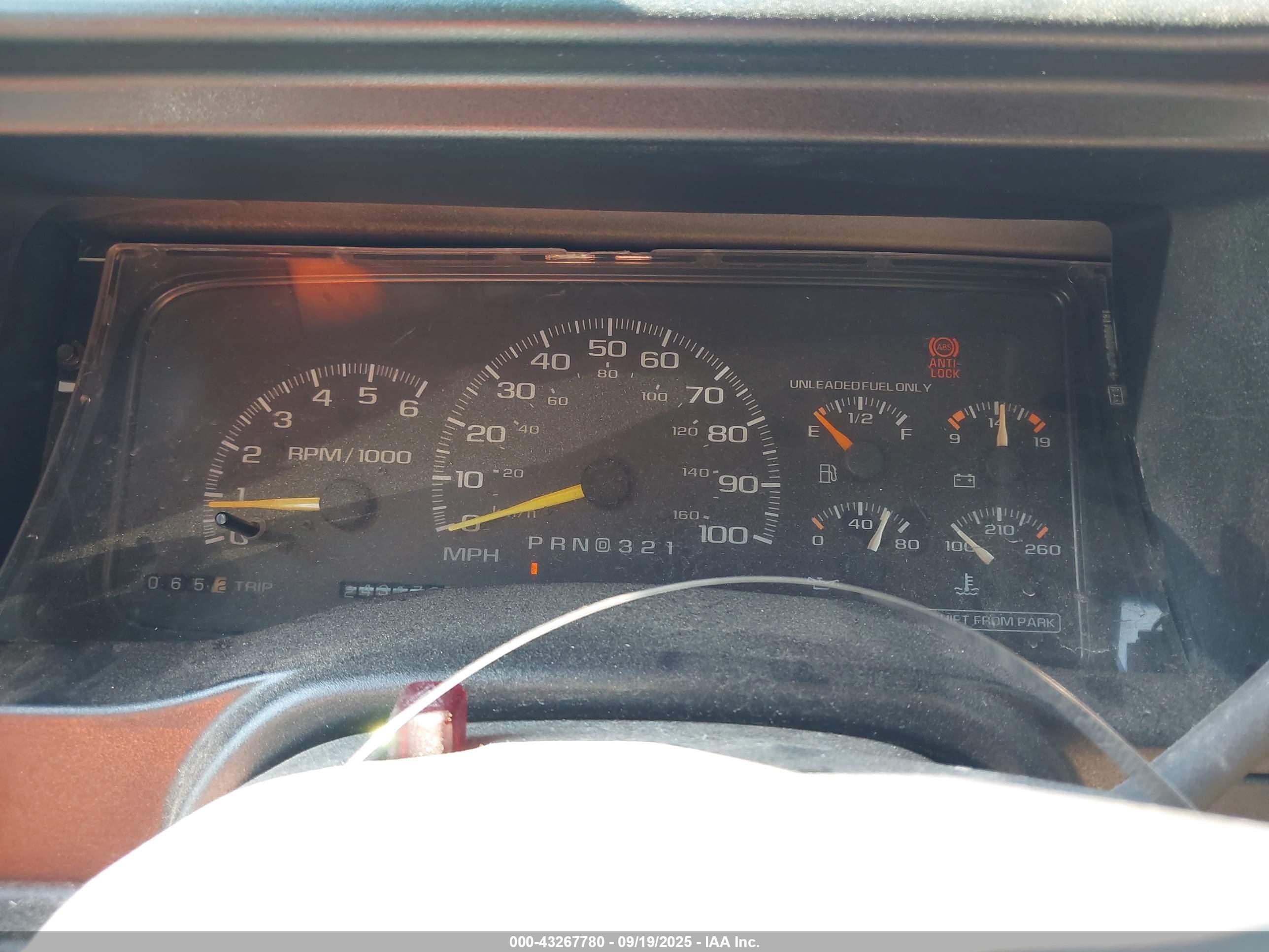 1998 Chevrolet C3500   Желто-коричневый vin: 1GCHC33J9WF022102