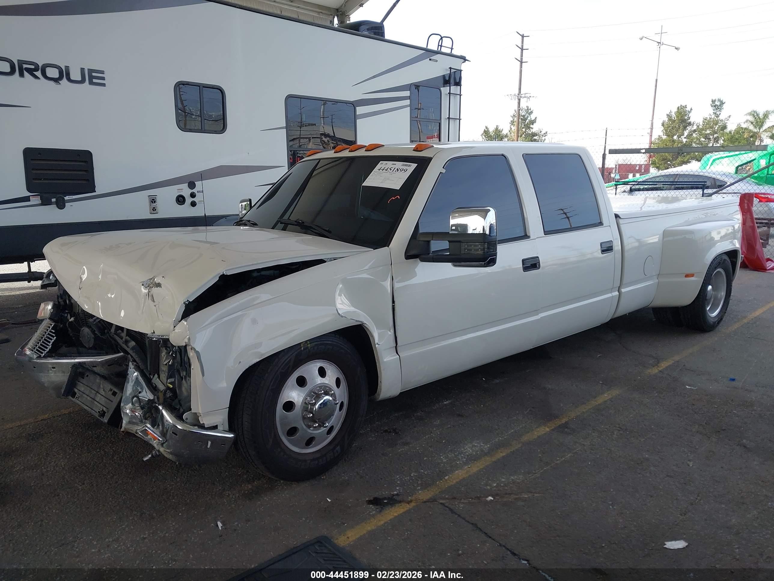 1998 Chevrolet C3500   White vin: 1GCHC33J9WF045279