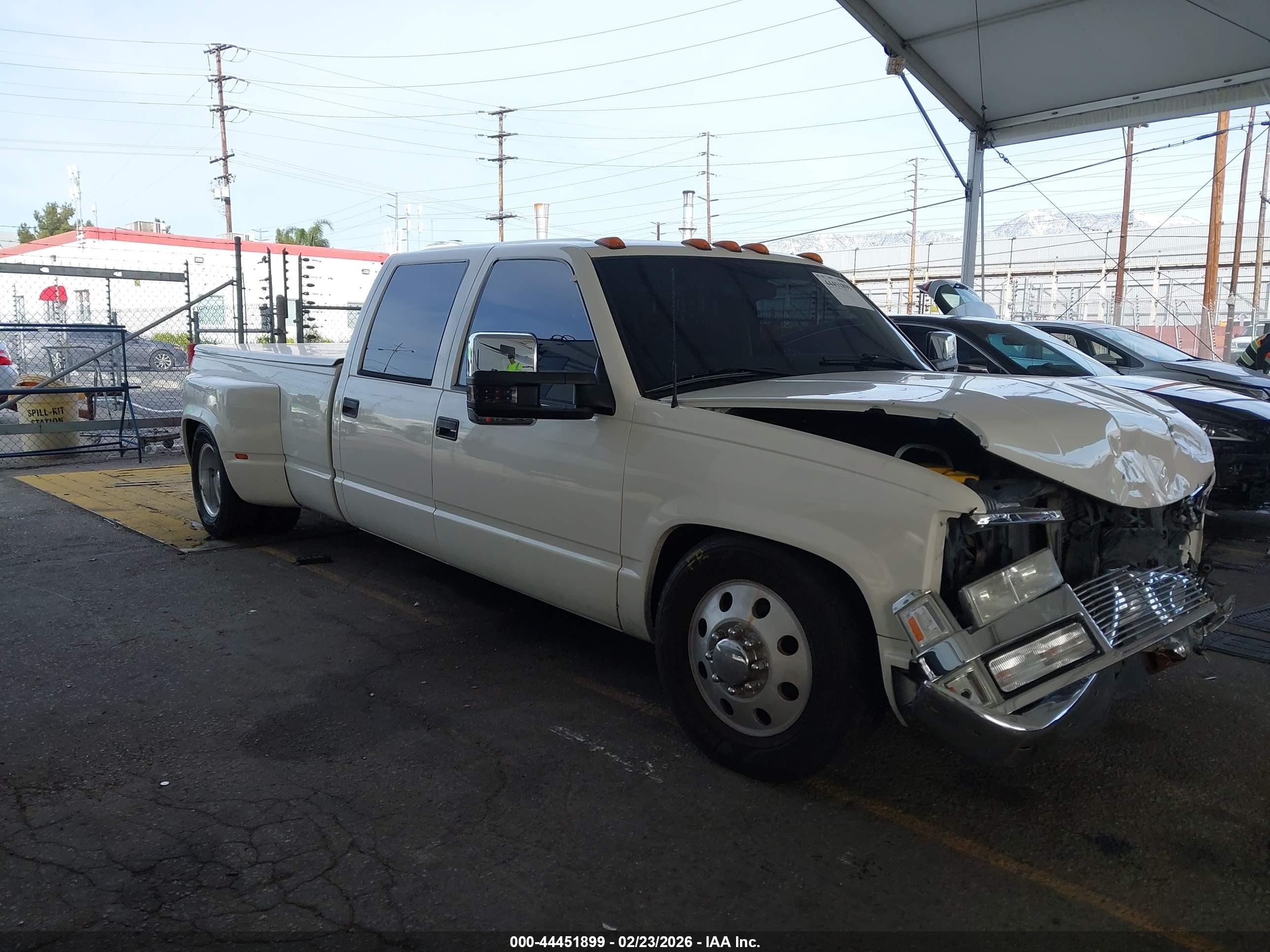 1998 Chevrolet C3500   White vin: 1GCHC33J9WF045279