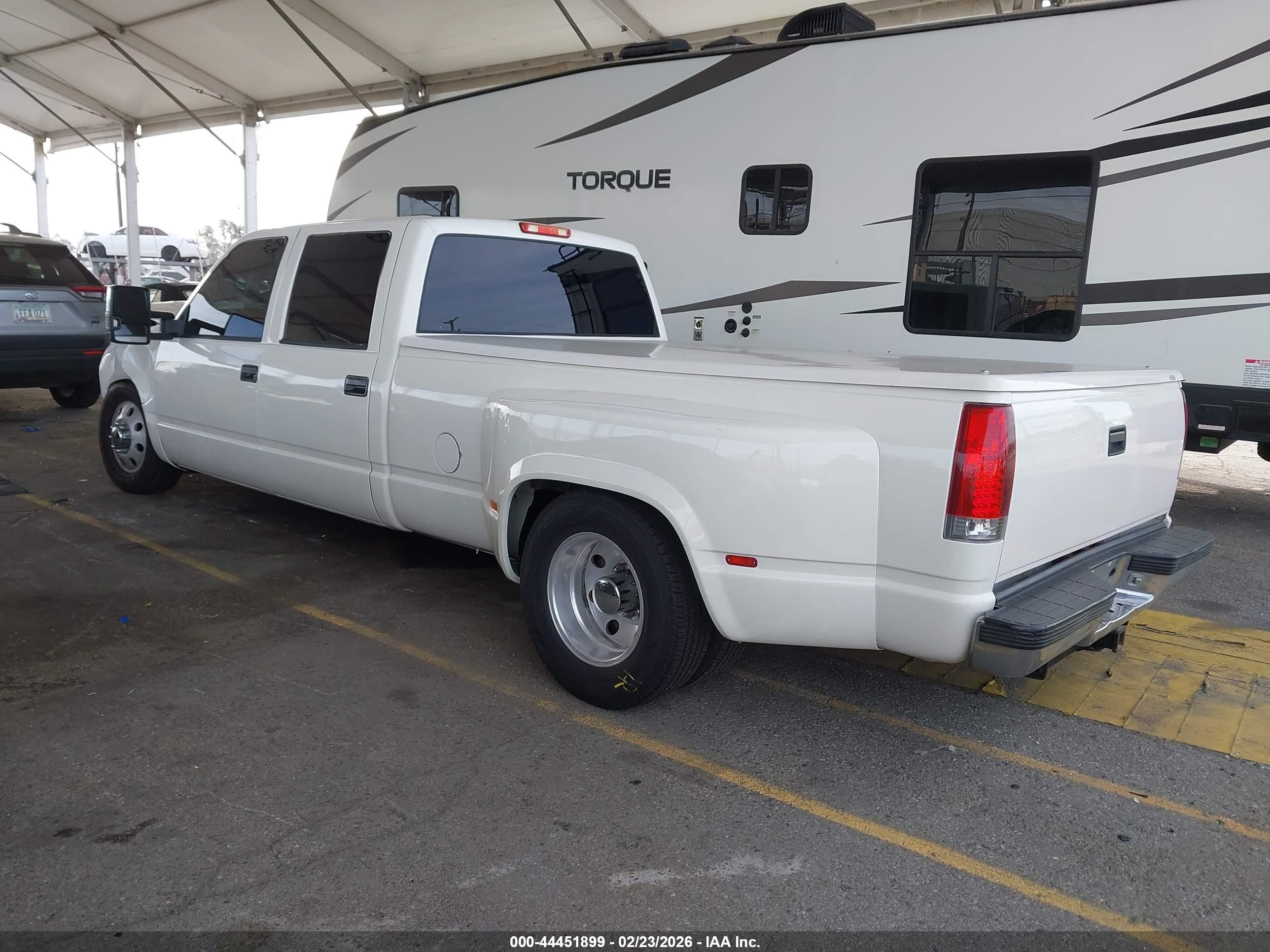 1998 Chevrolet C3500   White vin: 1GCHC33J9WF045279