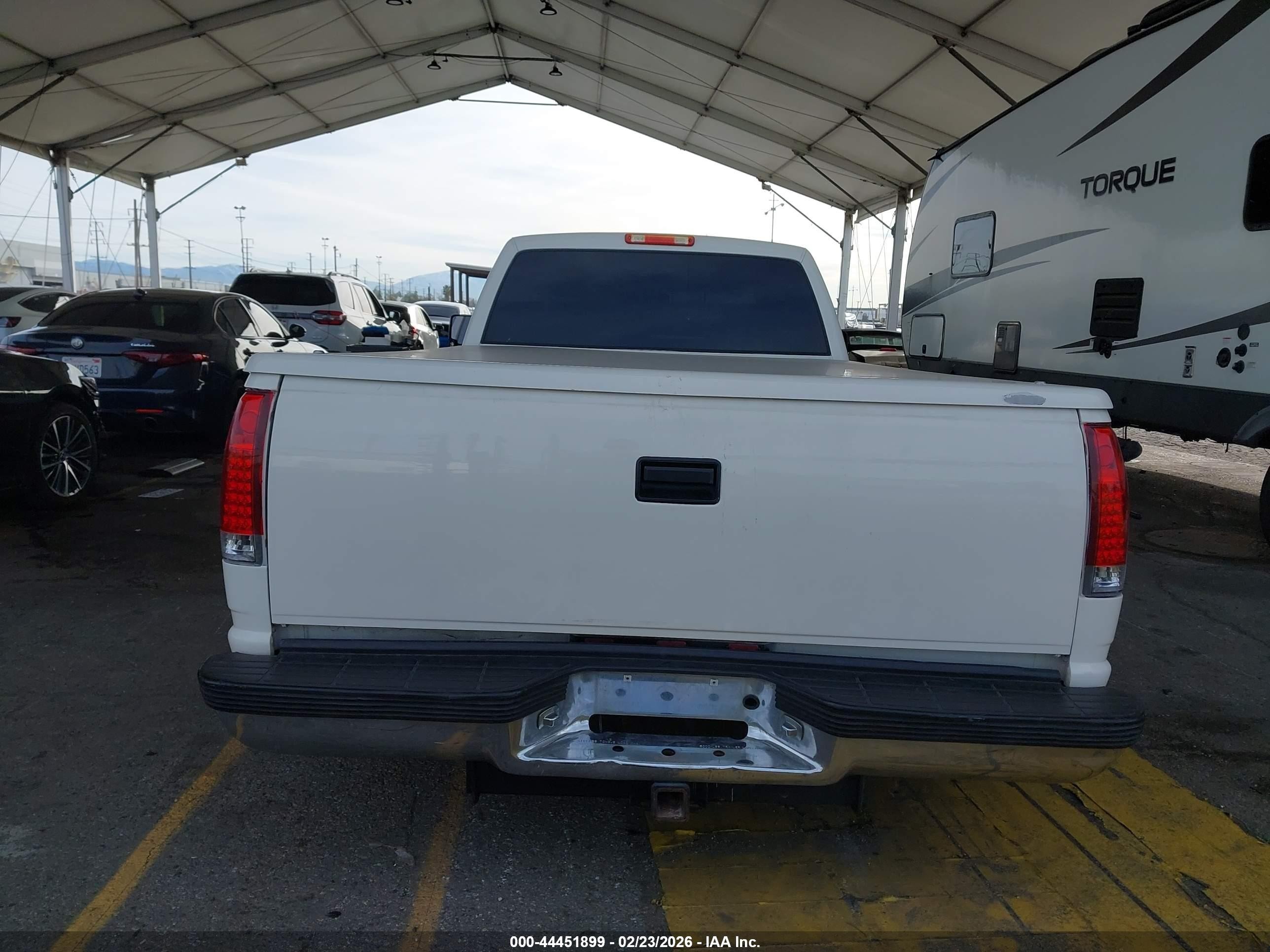 1998 Chevrolet C3500   White vin: 1GCHC33J9WF045279