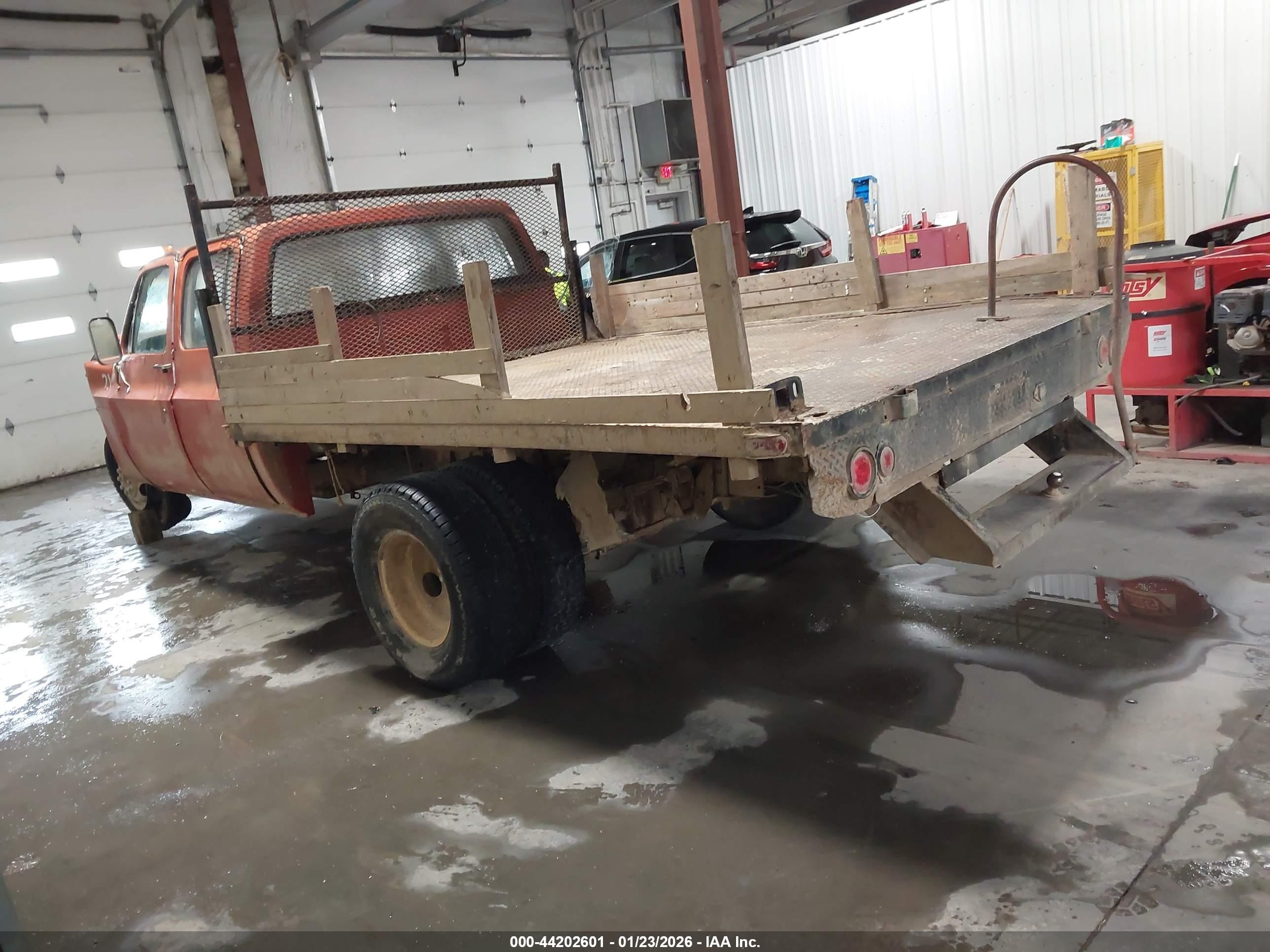 1985 Chevrolet C30   Оранжевый vin: 1GCHC33M6FS108565