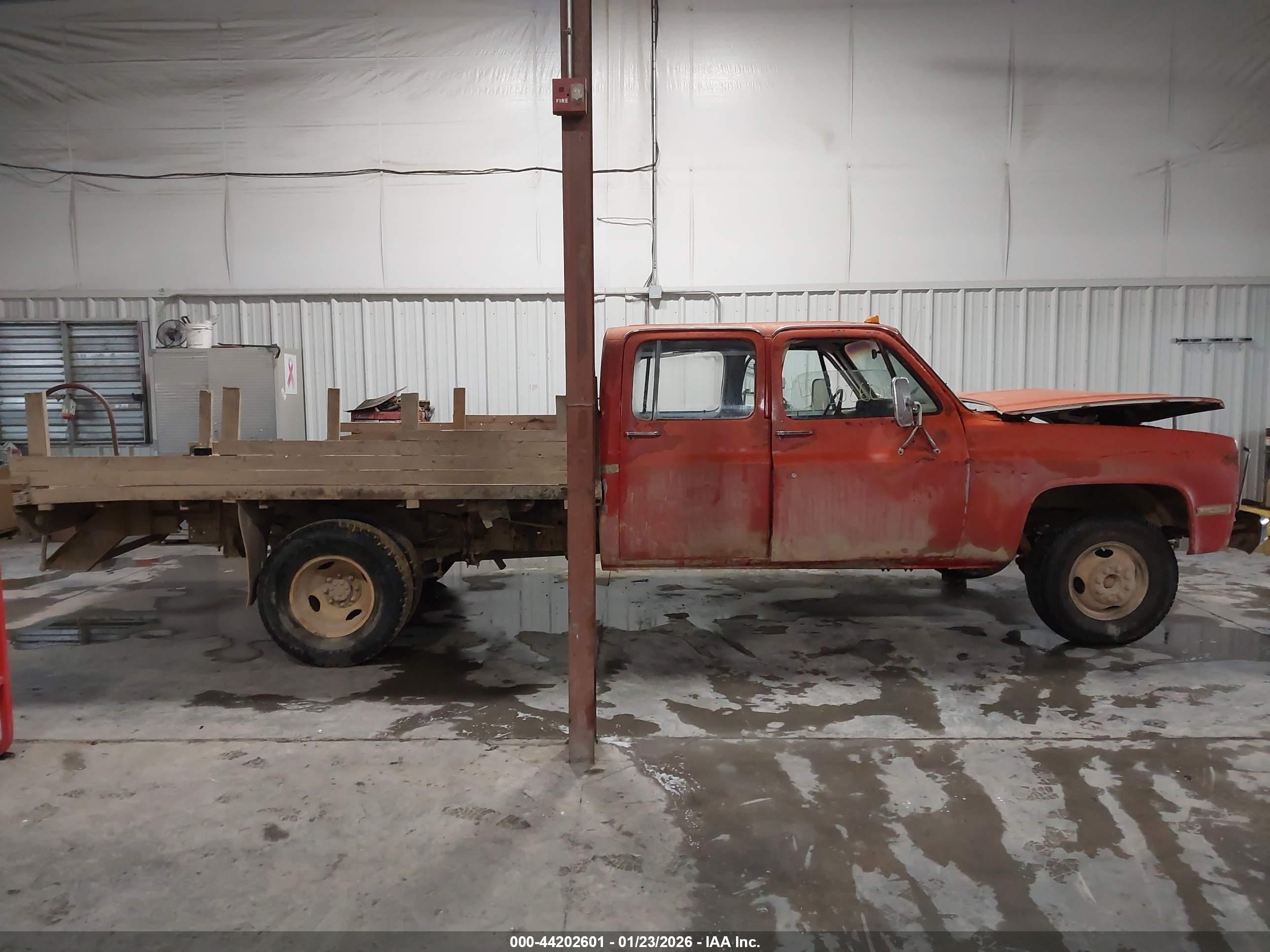 1985 Chevrolet C30   Оранжевый vin: 1GCHC33M6FS108565