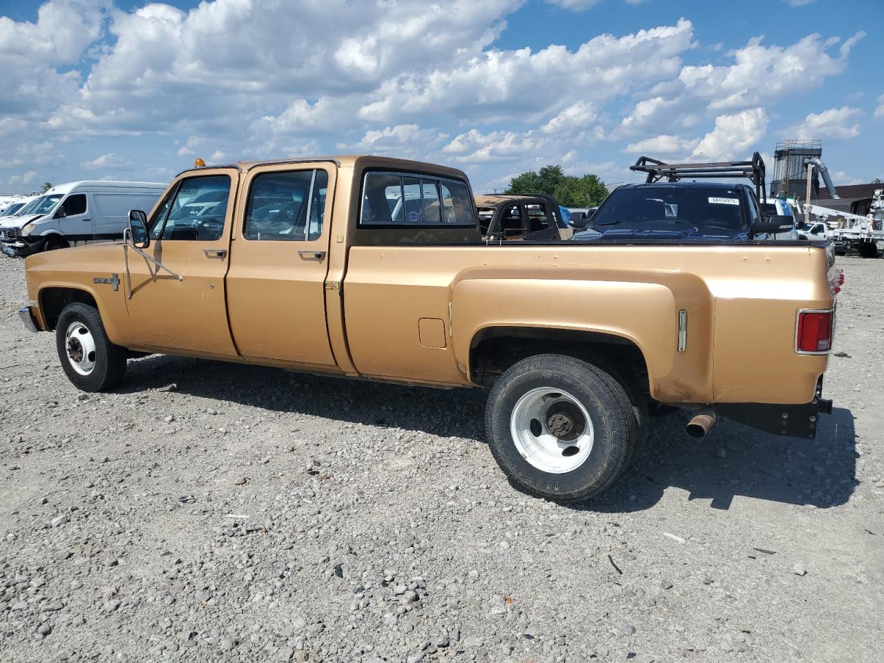 1985 Chevrolet C30 Золотой vin: 1GCHC33W6FS161686