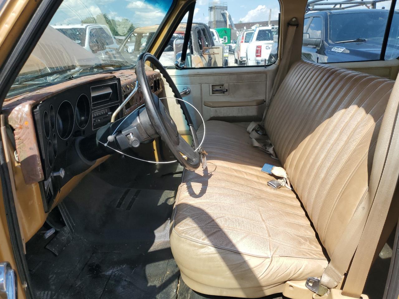 1985 Chevrolet C30 Золотой vin: 1GCHC33W6FS161686