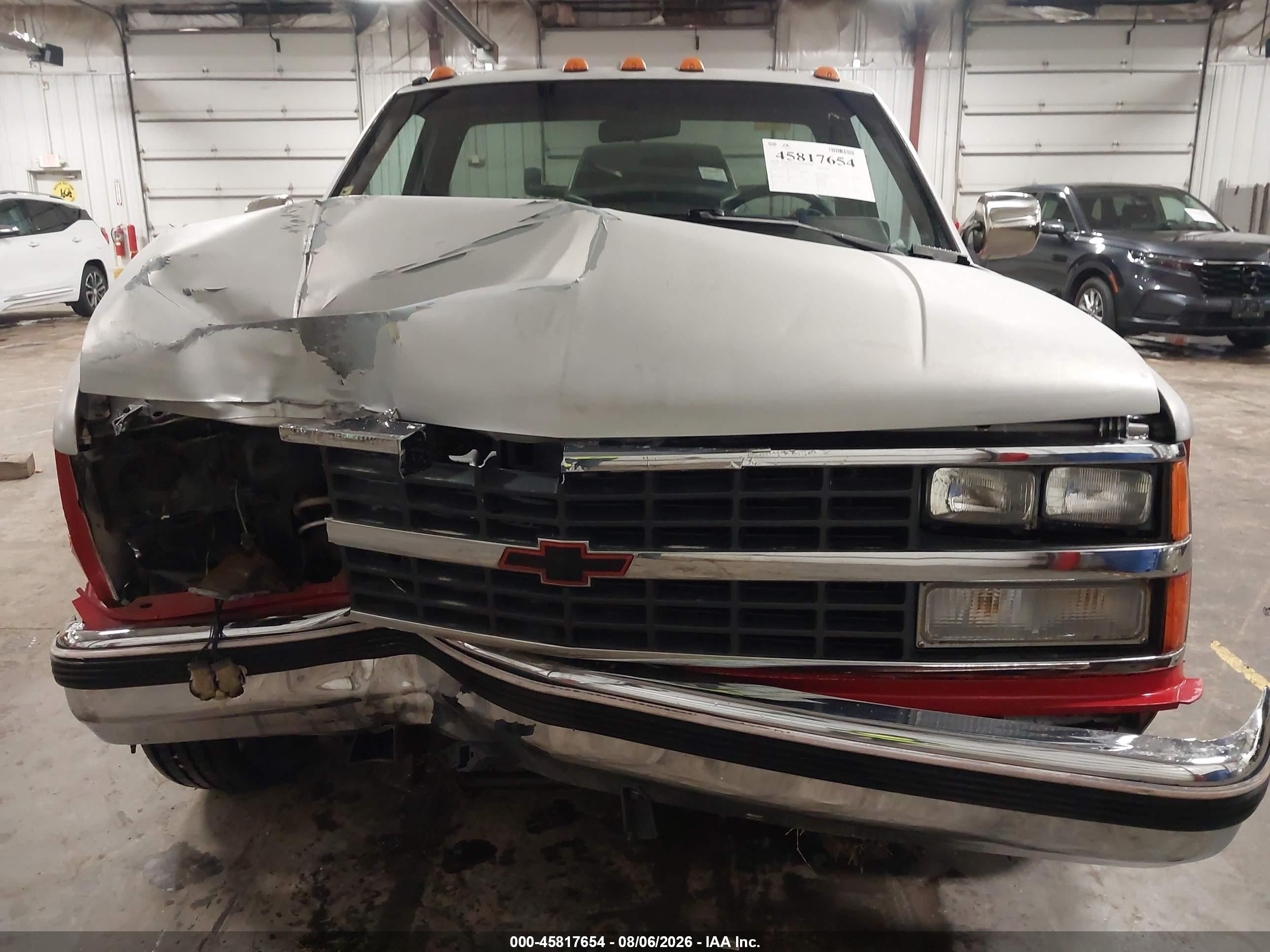 1988 Chevrolet Gmt-400 C3500 Red vin: 1GCHC34N4JE136685