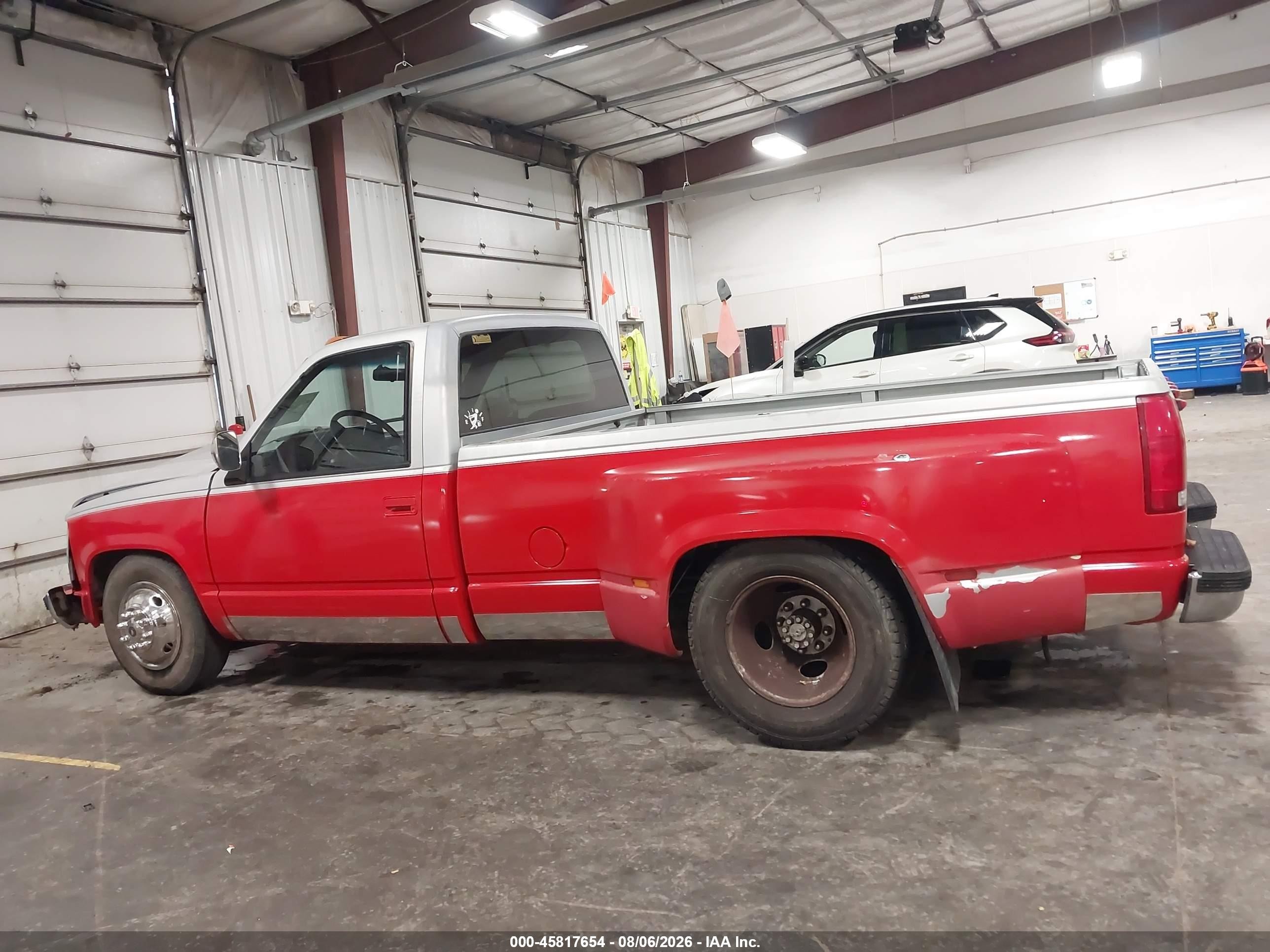 1988 Chevrolet Gmt-400 C3500 Red vin: 1GCHC34N4JE136685