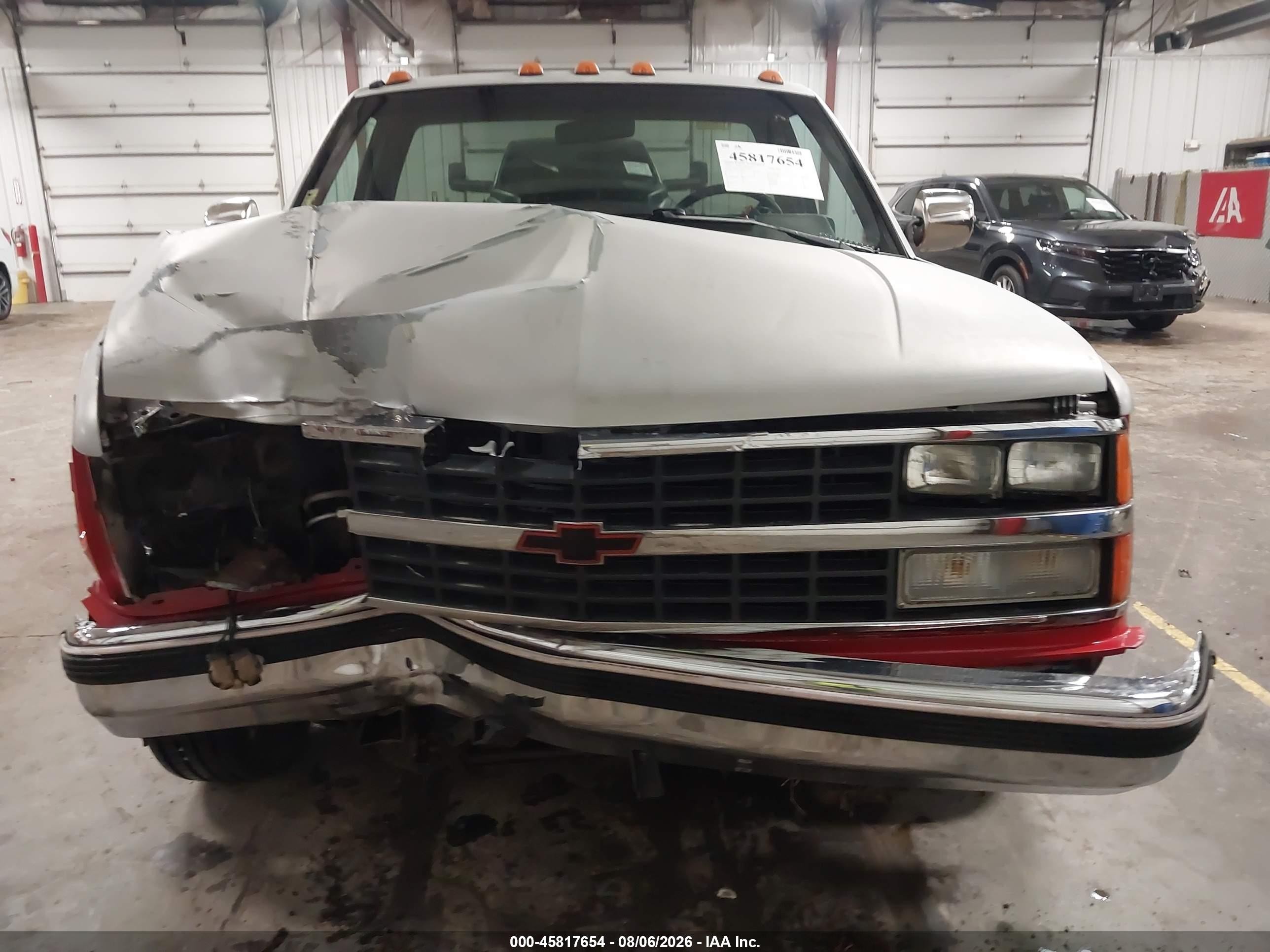 1988 Chevrolet Gmt-400 C3500 Red vin: 1GCHC34N4JE136685