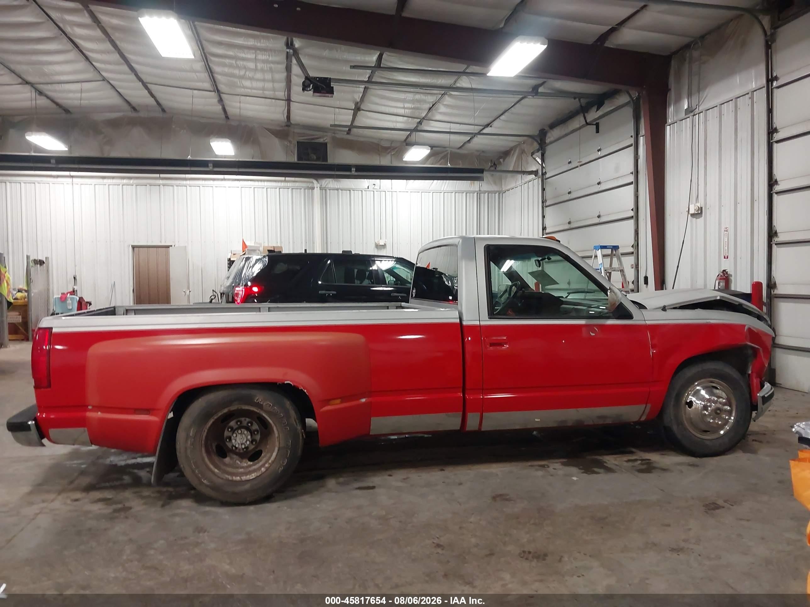 1988 Chevrolet Gmt-400 C3500 Red vin: 1GCHC34N4JE136685