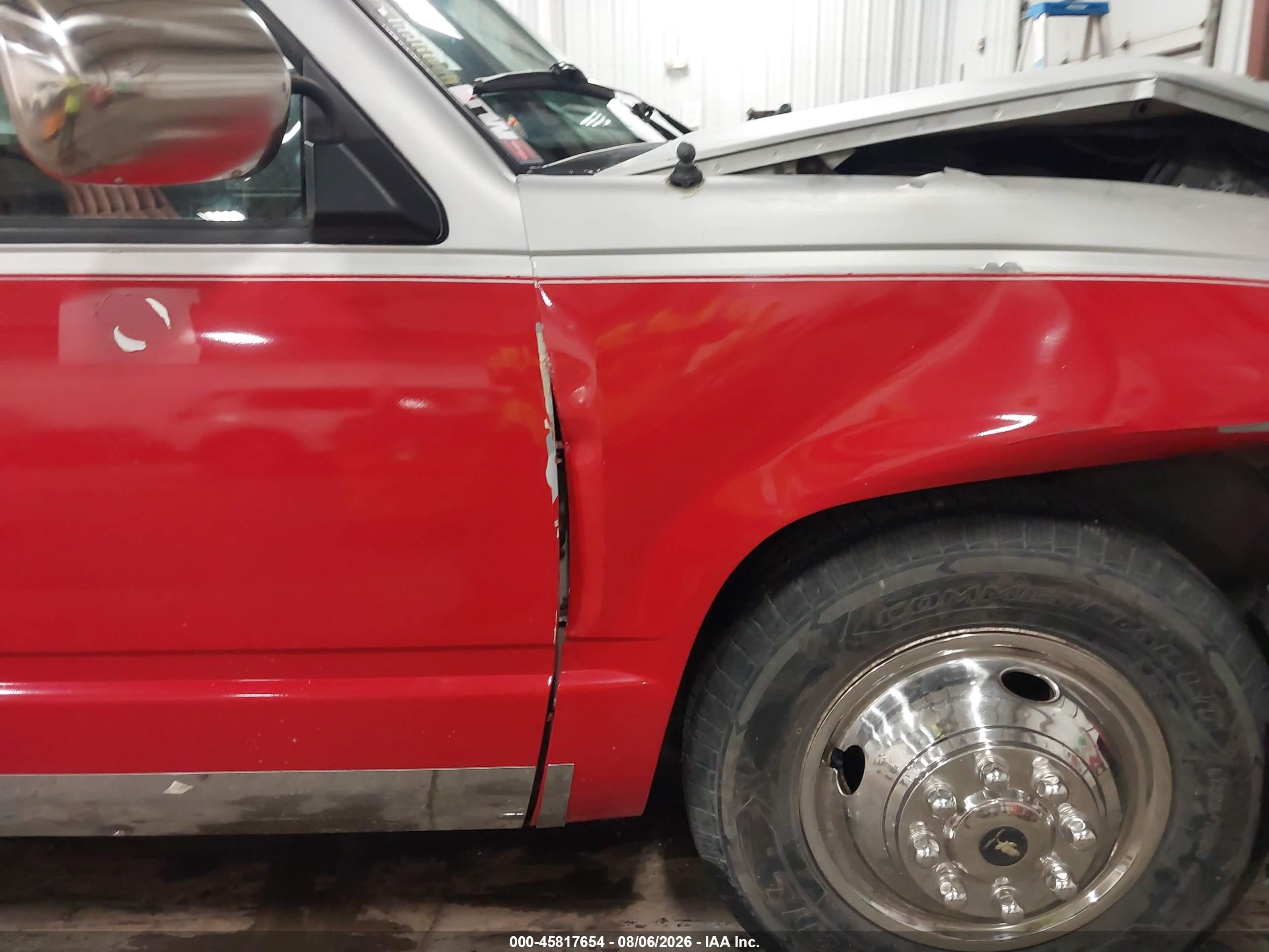 1988 Chevrolet Gmt-400 C3500 Red vin: 1GCHC34N4JE136685