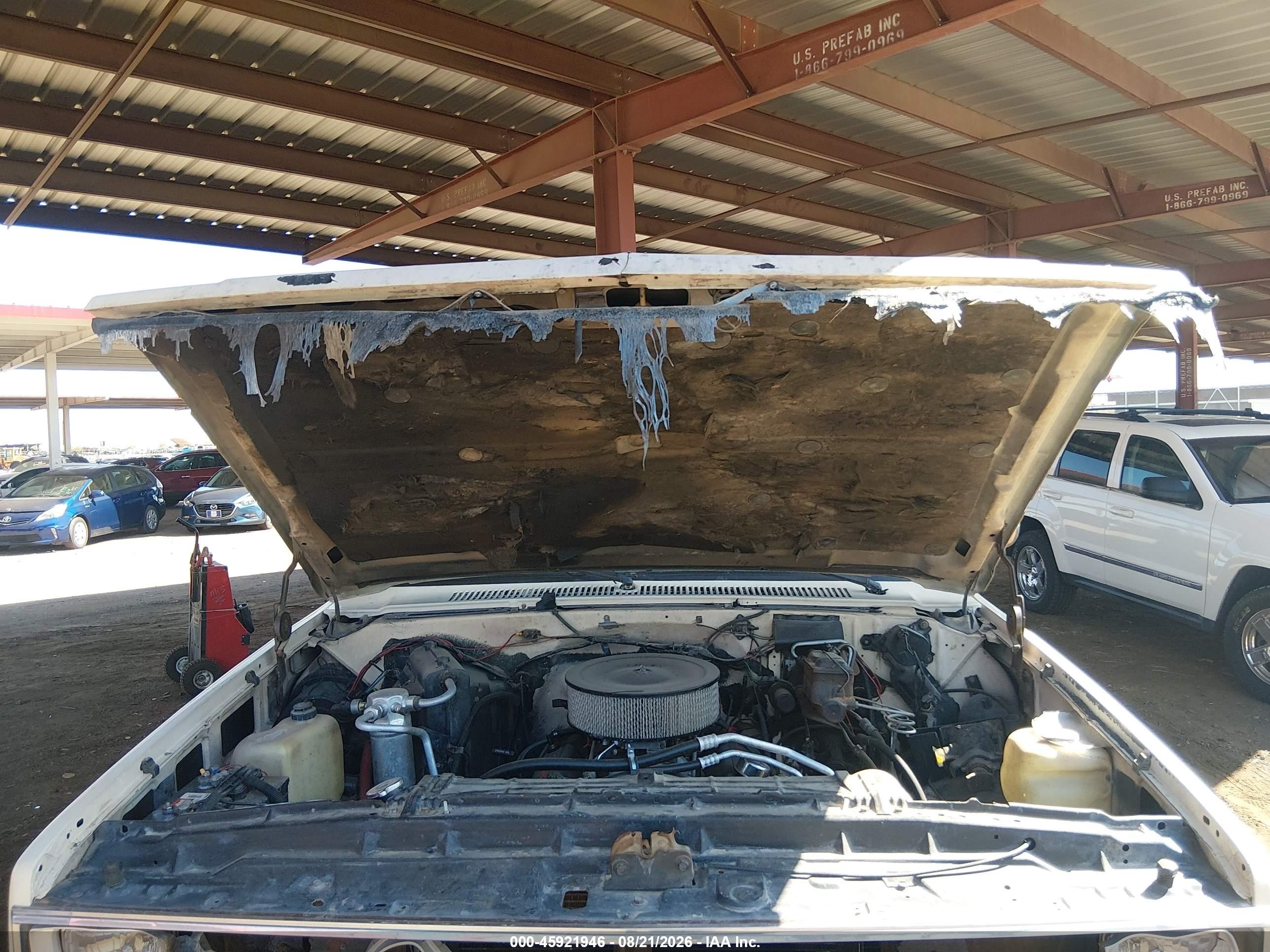 1985 Chevrolet C30   Cream vin: 1GCHC34W0FJ172882