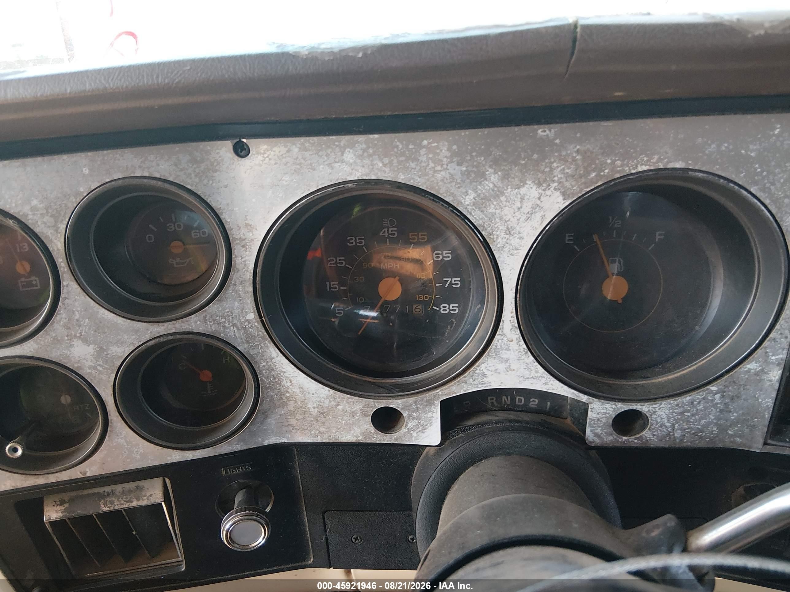 1985 Chevrolet C30   Cream vin: 1GCHC34W0FJ172882