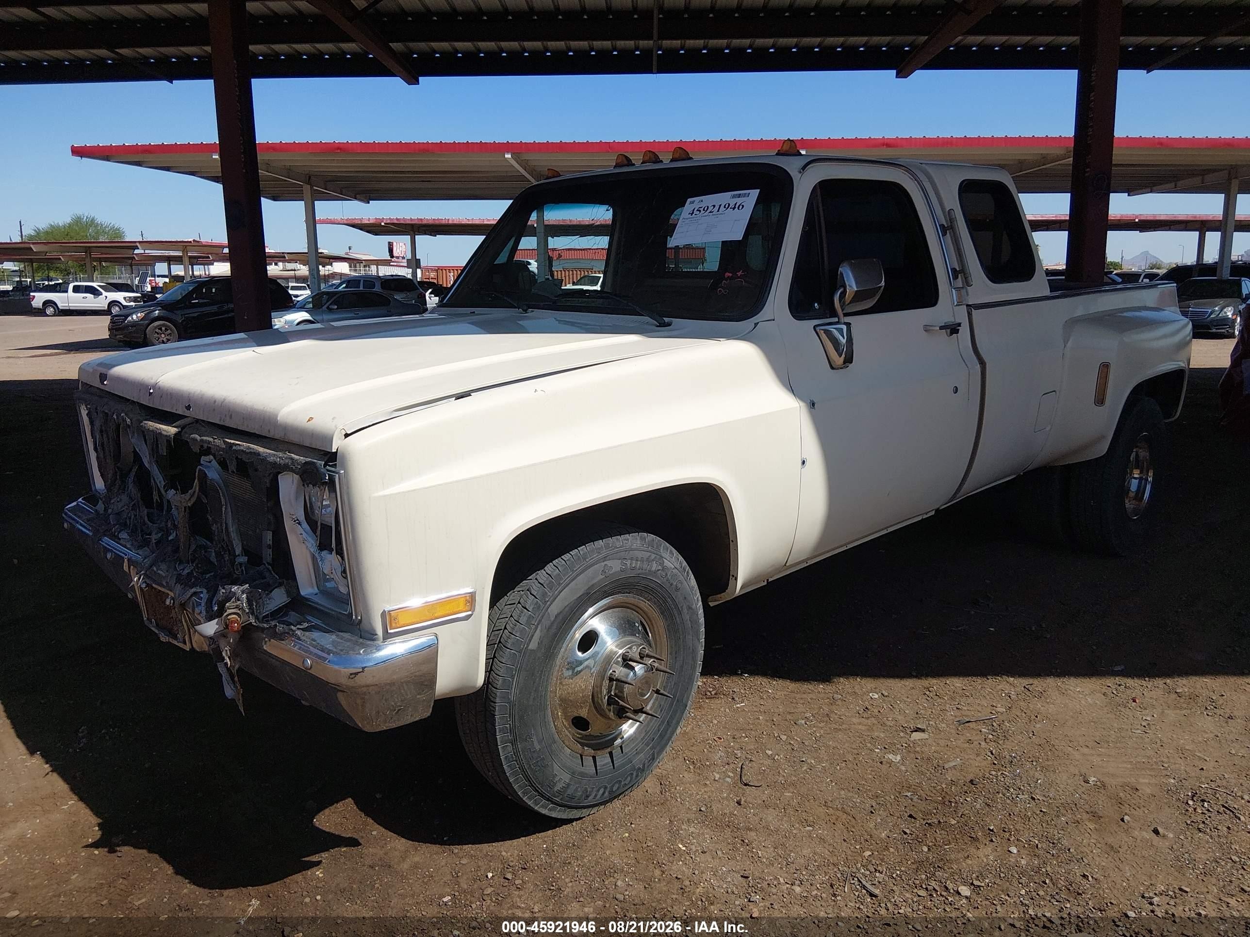 1985 Chevrolet C30   Cream vin: 1GCHC34W0FJ172882