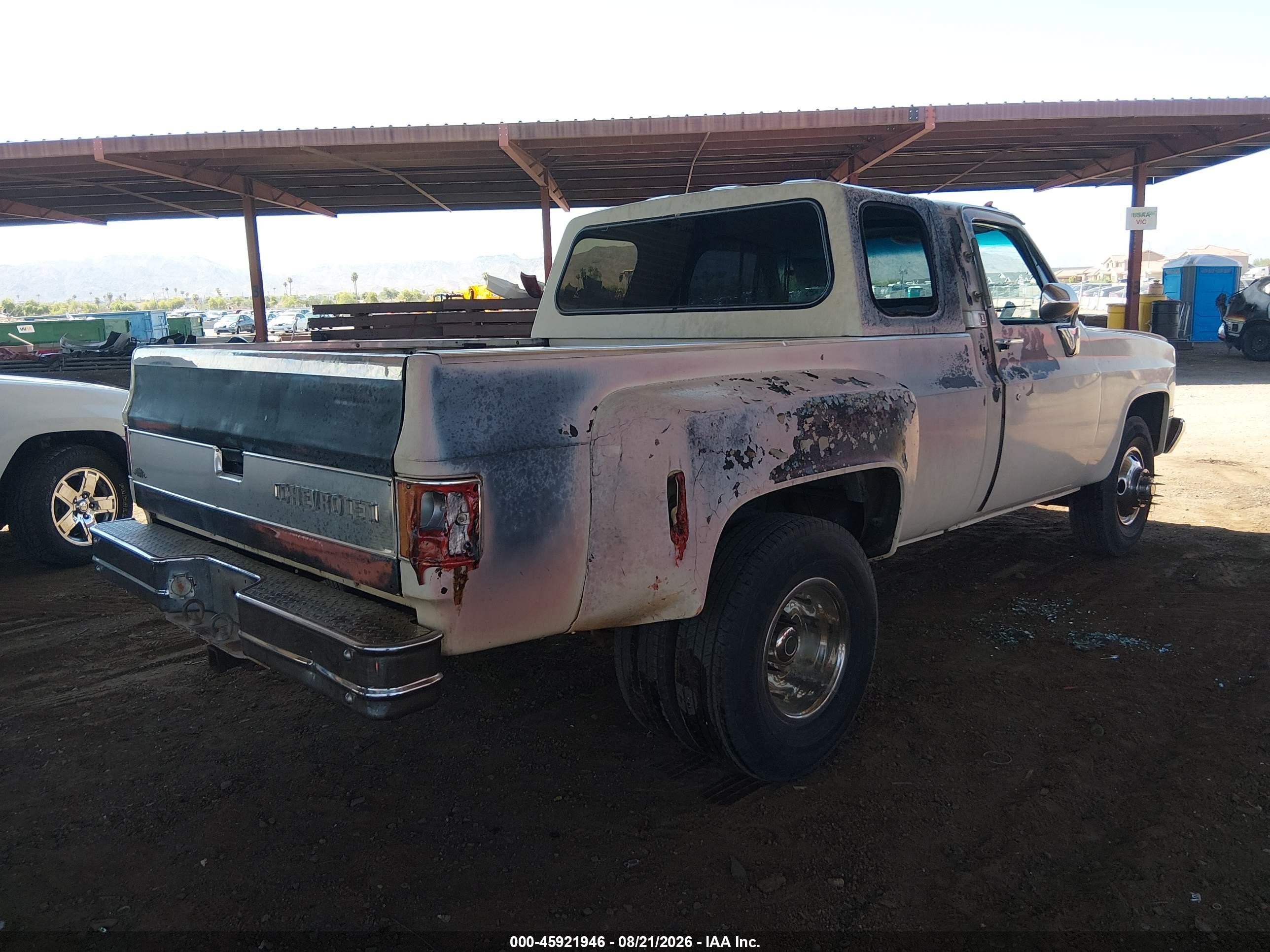 1985 Chevrolet C30   Cream vin: 1GCHC34W0FJ172882