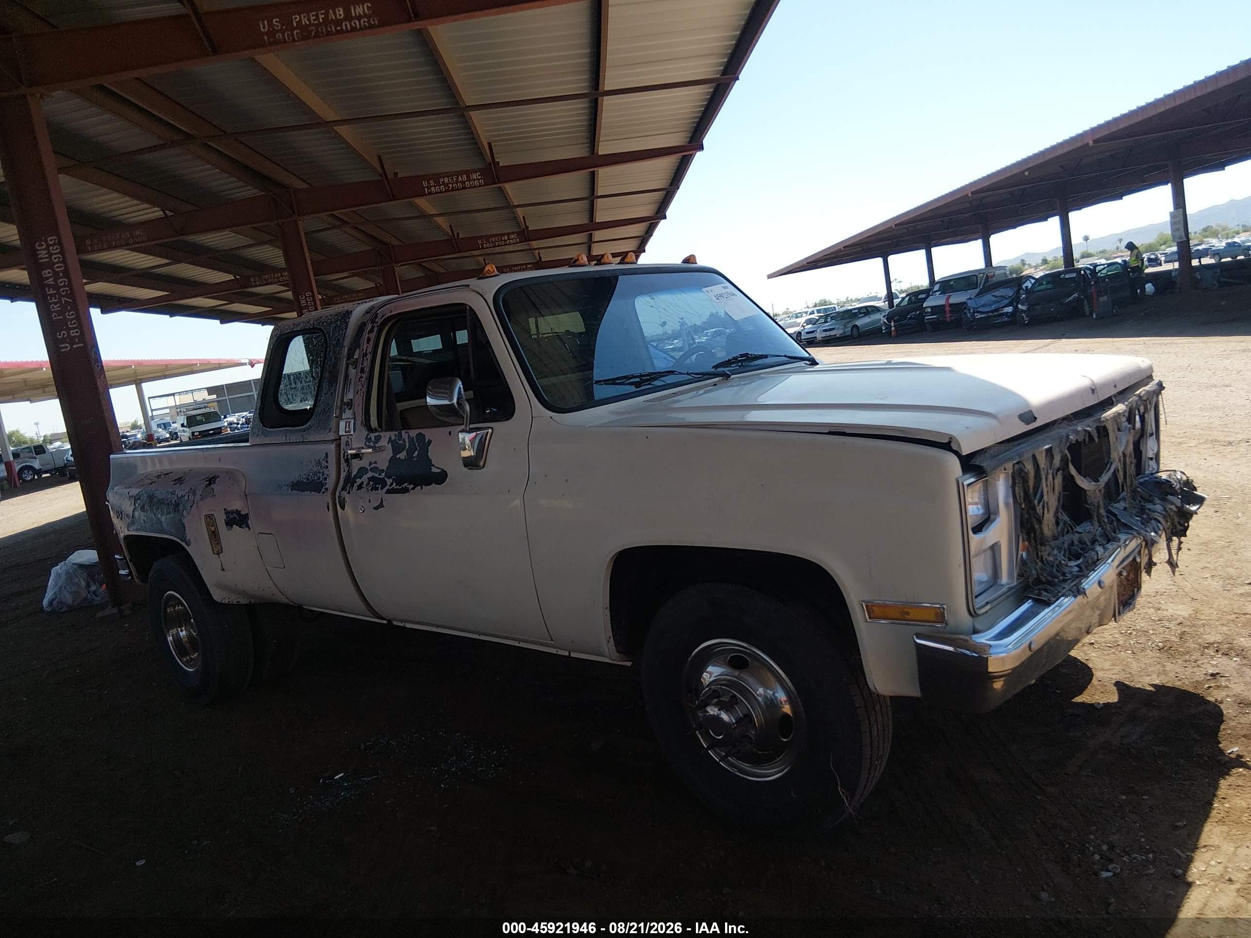 1985 Chevrolet C30   Cream vin: 1GCHC34W0FJ172882
