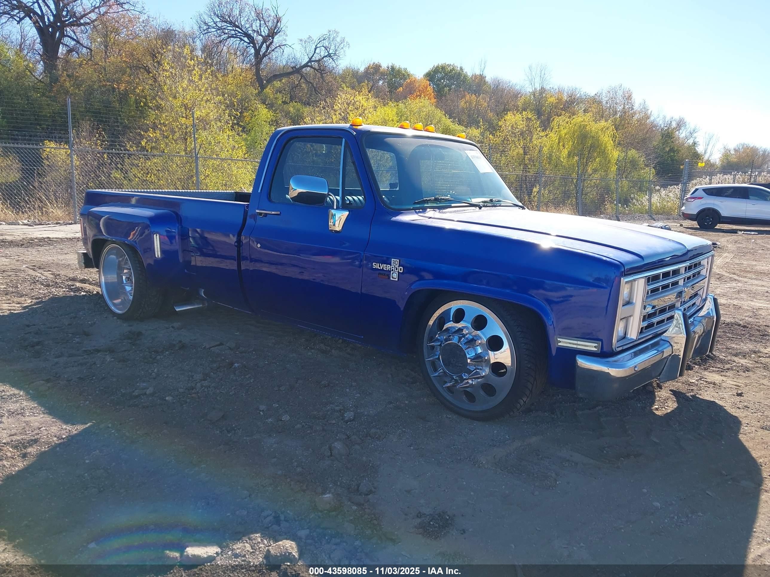 1985 Chevrolet C30   Синий vin: 1GCHC34W3FJ140489