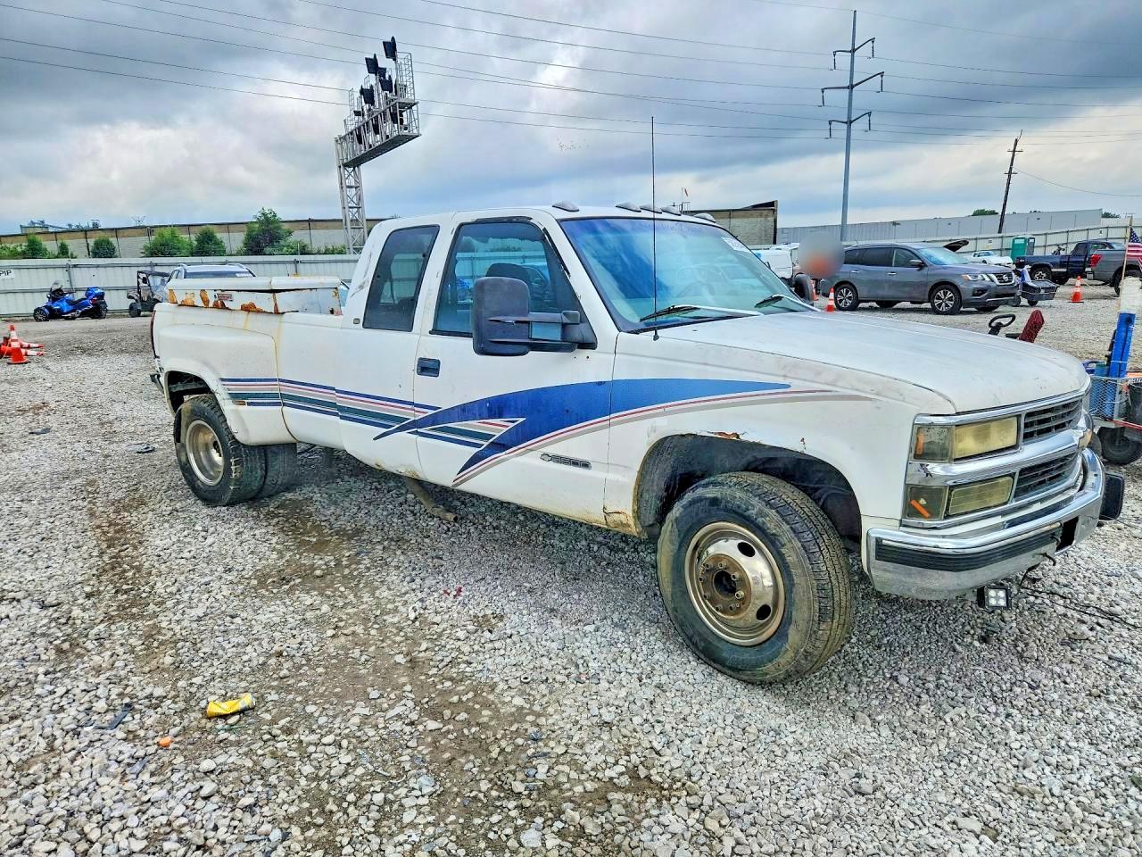 1997 Chevrolet Gmt-400 C3500 White vin: 1GCHC39FXVF047589